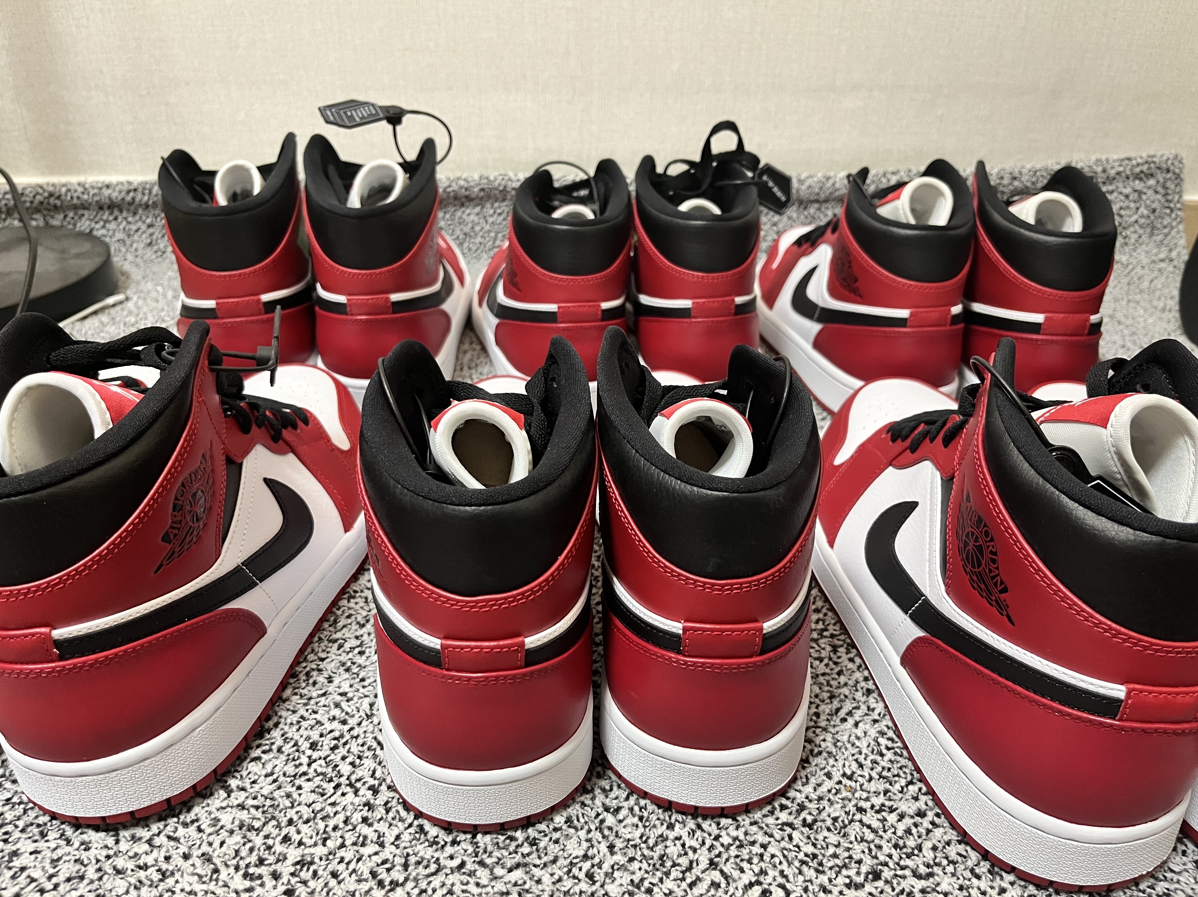 Jordan 1 Mid Chicago 2020 착용 스타일 - 1