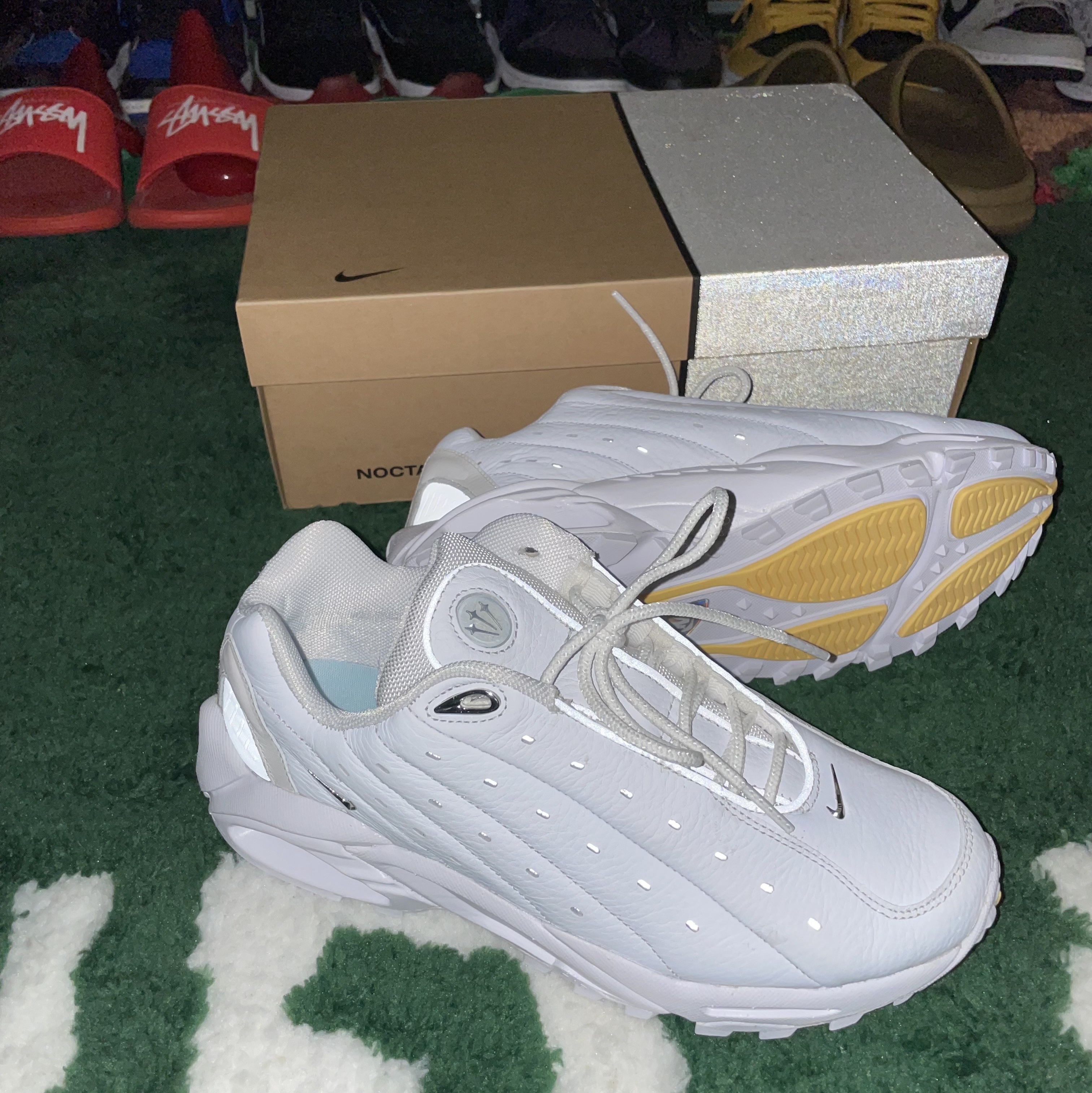 Nike x Drake Nocta Hot Step Air Terra Triple Black, Nike x Drake Nocta Hot Step Air Terra Triple White 착용 스타일 - 2