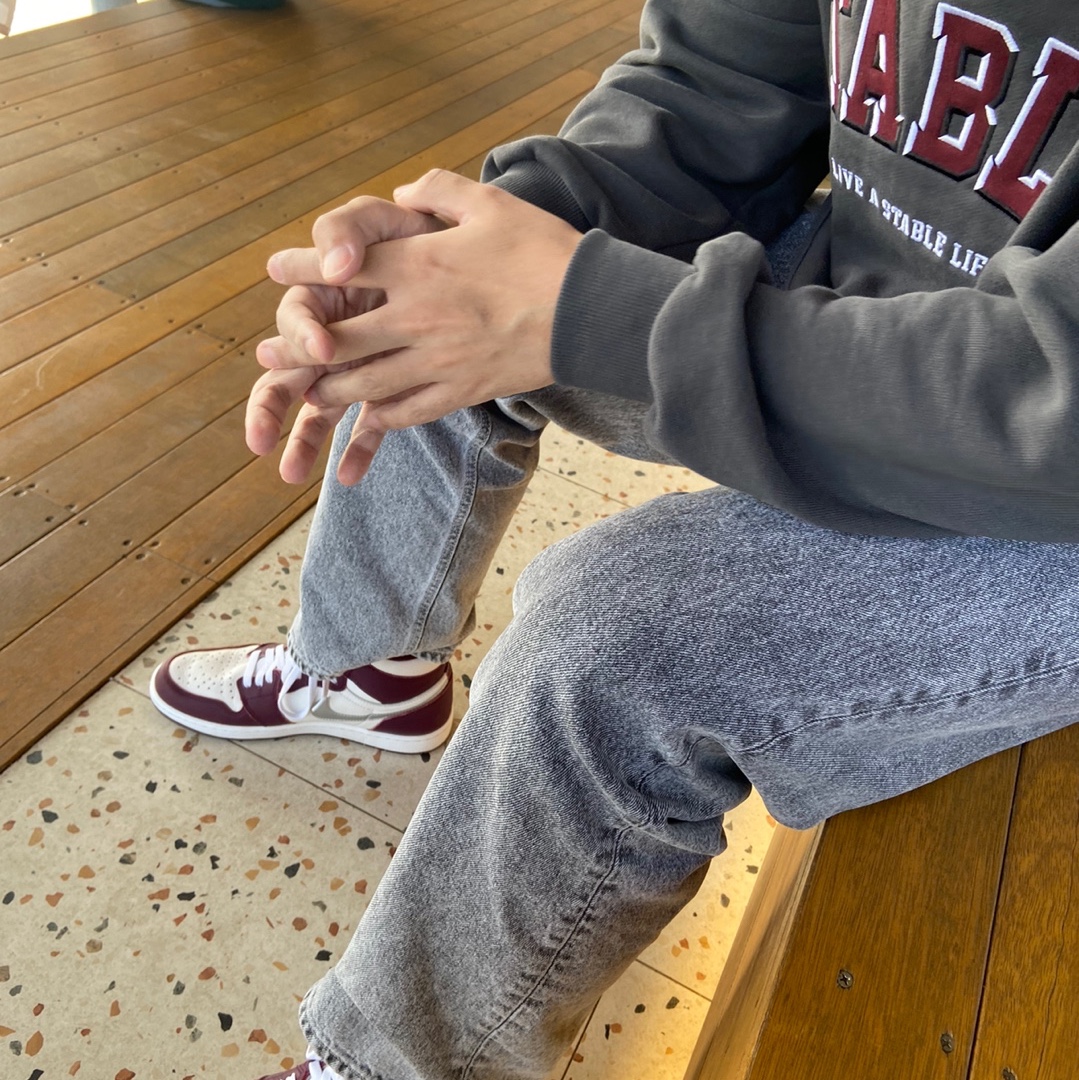 Jordan 1 Retro High OG Bordeaux 착용 스타일 - 1