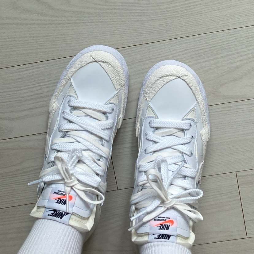 Nike x Sacai Blazer Low White Patent Leather 착용 스타일