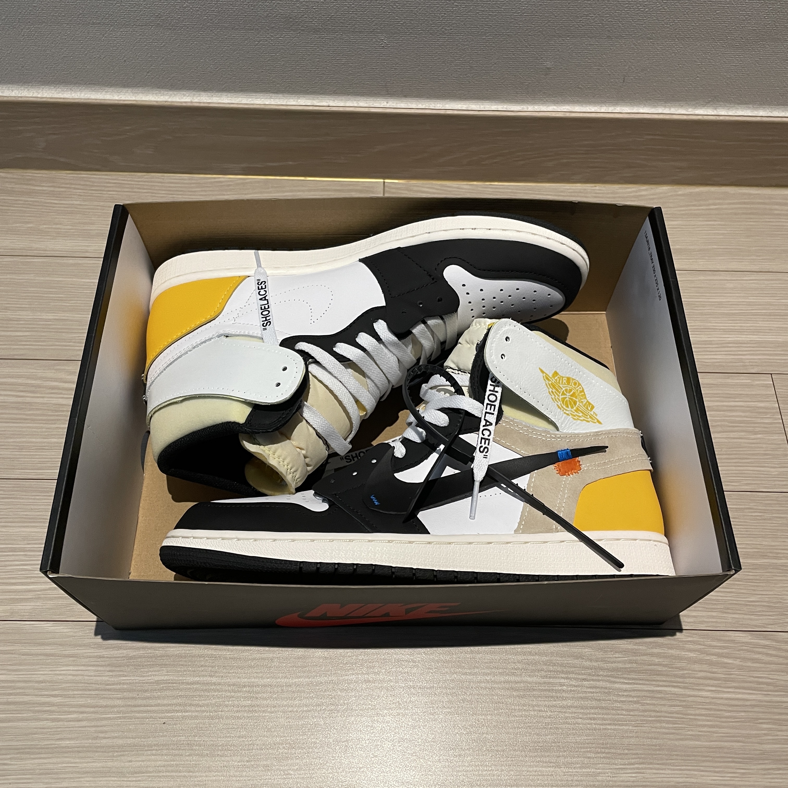 Jordan 1 Retro High OG Volt Gold, Jordan 1 x Off-White Retro High White 착용 스타일 - 5
