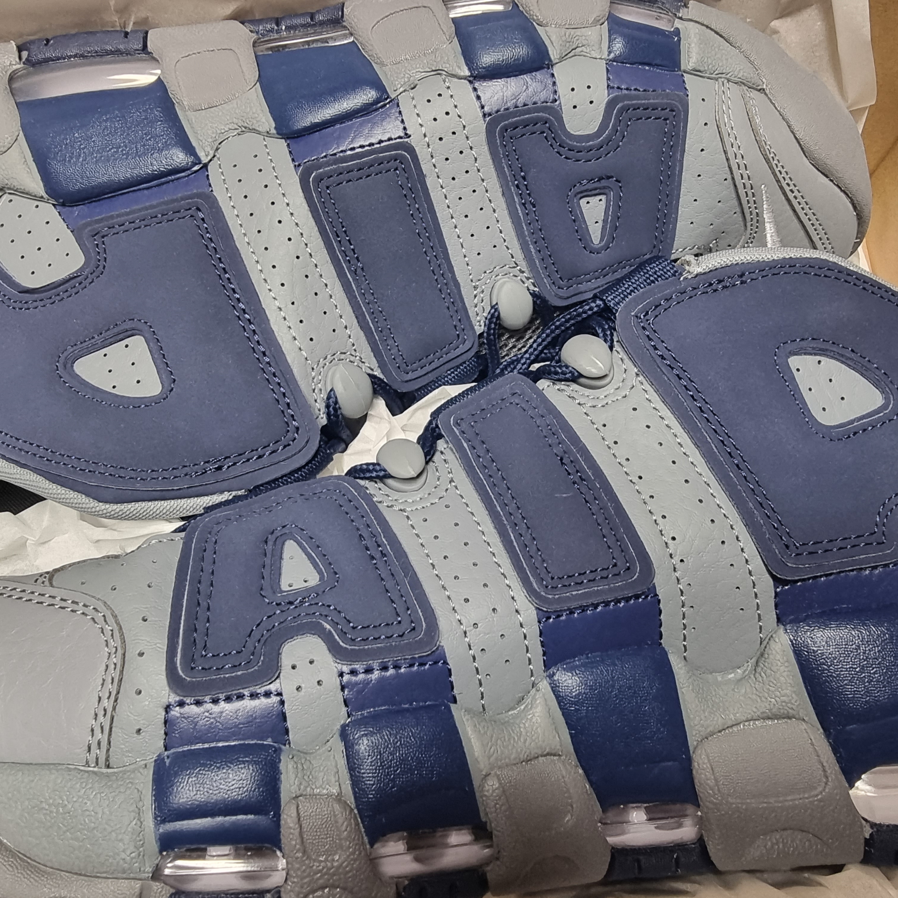 Nike Air More Uptempo 96 Loud and Clear 2021 착용 스타일