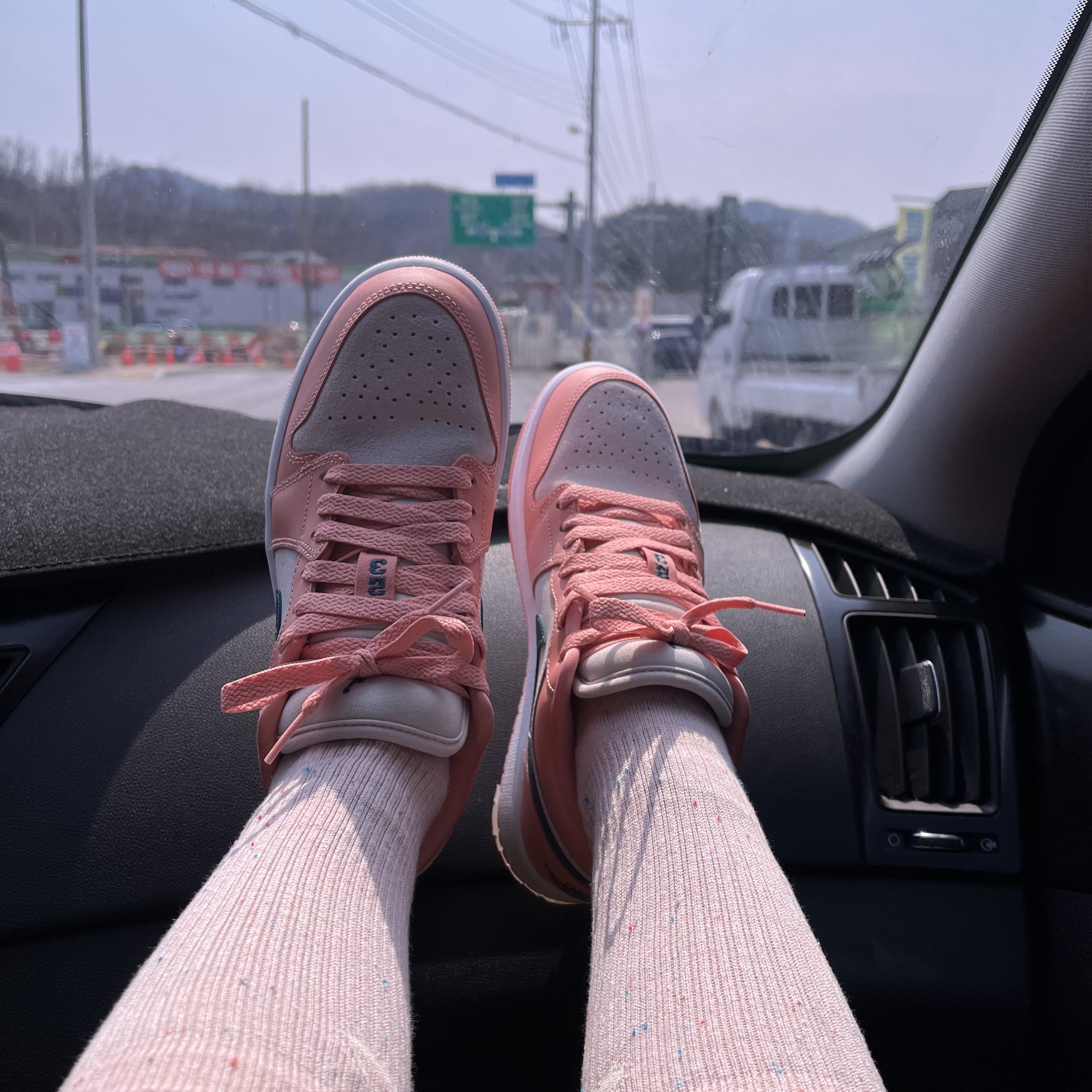 (W) Jordan 1 Low Light Madder Root 착용 스타일 - 2