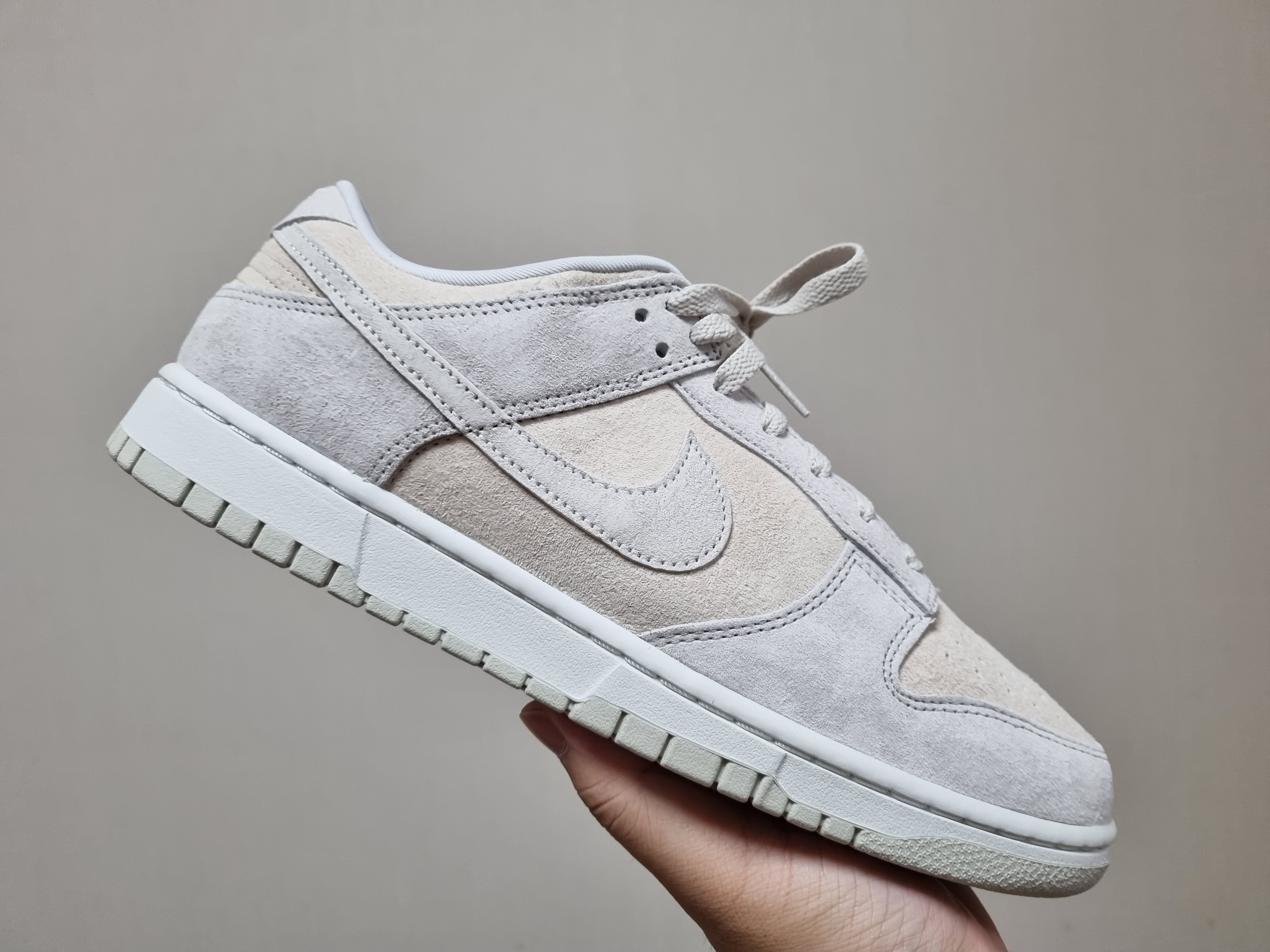 Nike Dunk Low Retro PRM Vast Grey 착용 스타일