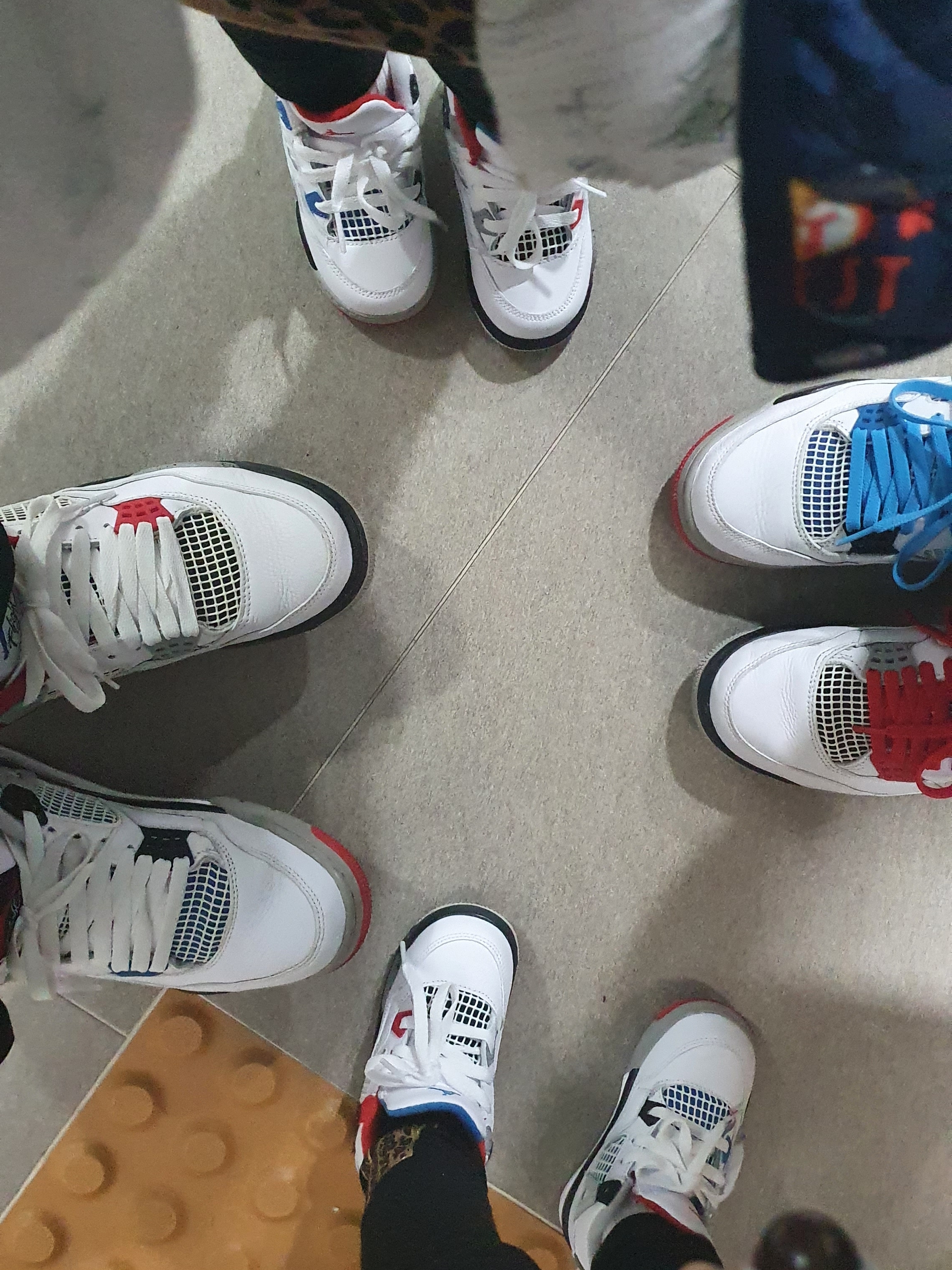 Jordan 4 Retro What The 4 착용 스타일