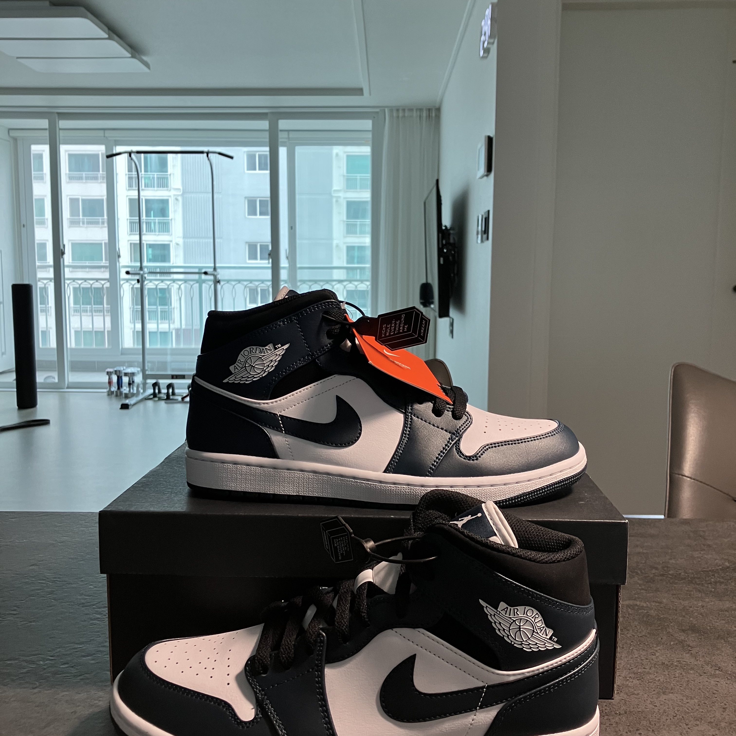 Jordan 1 Mid Dark Teal 착용 스타일 - 1