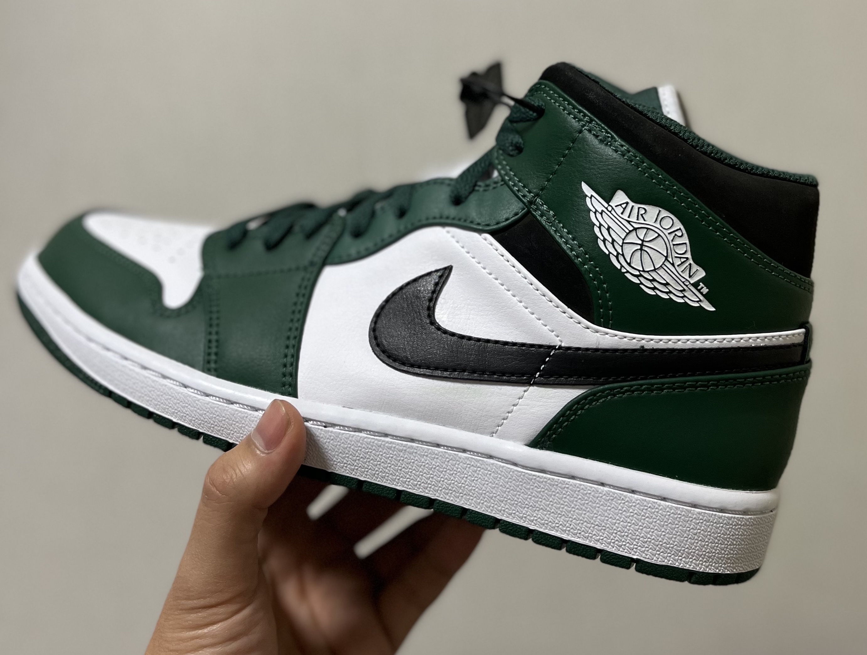Jordan 1 Mid Sonics 2021 착용 스타일 - 1