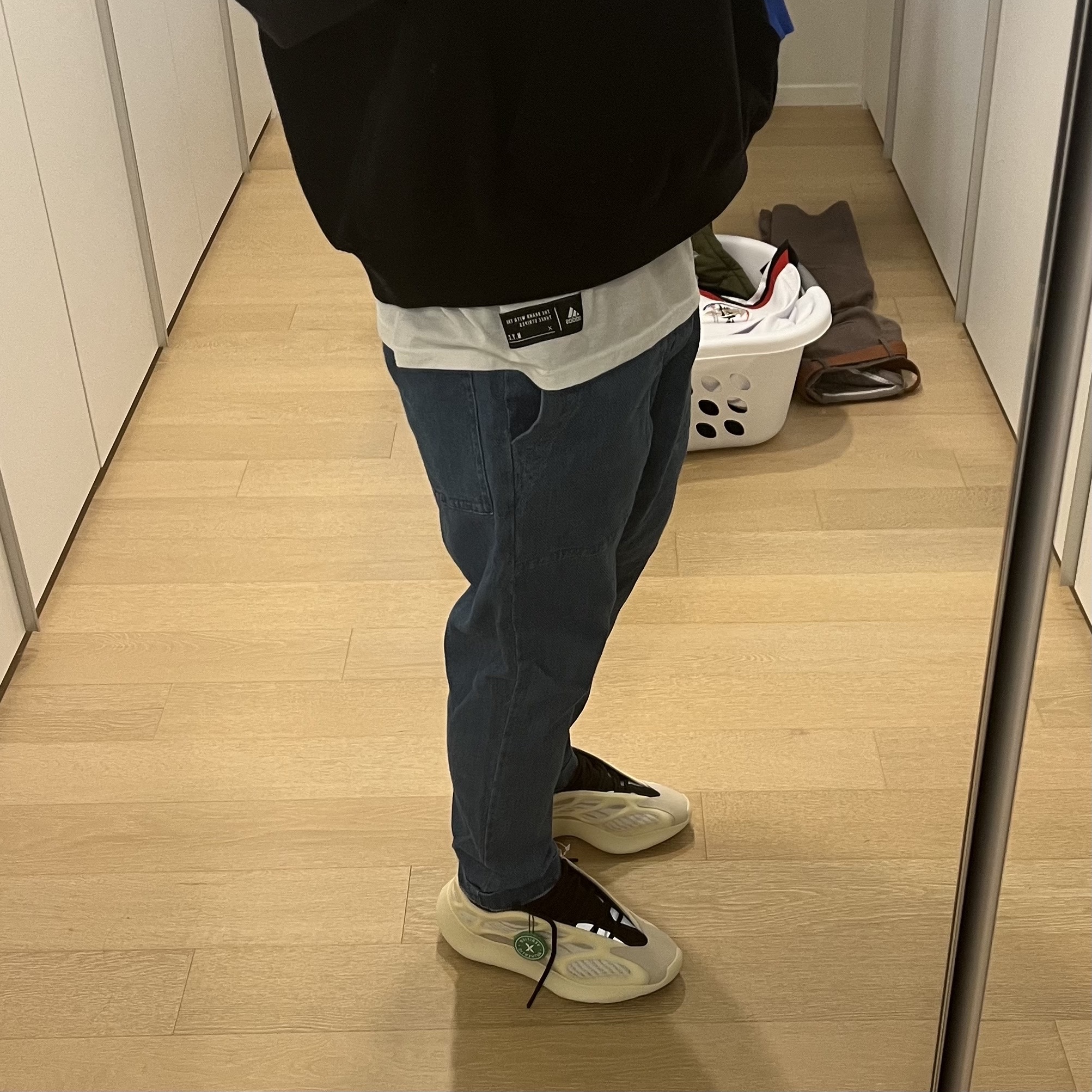 Nike x Fear of God Bomber Hooded Jacket Black, Adidas Yeezy 700 V3 Azael 2019 착용 스타일 - 2