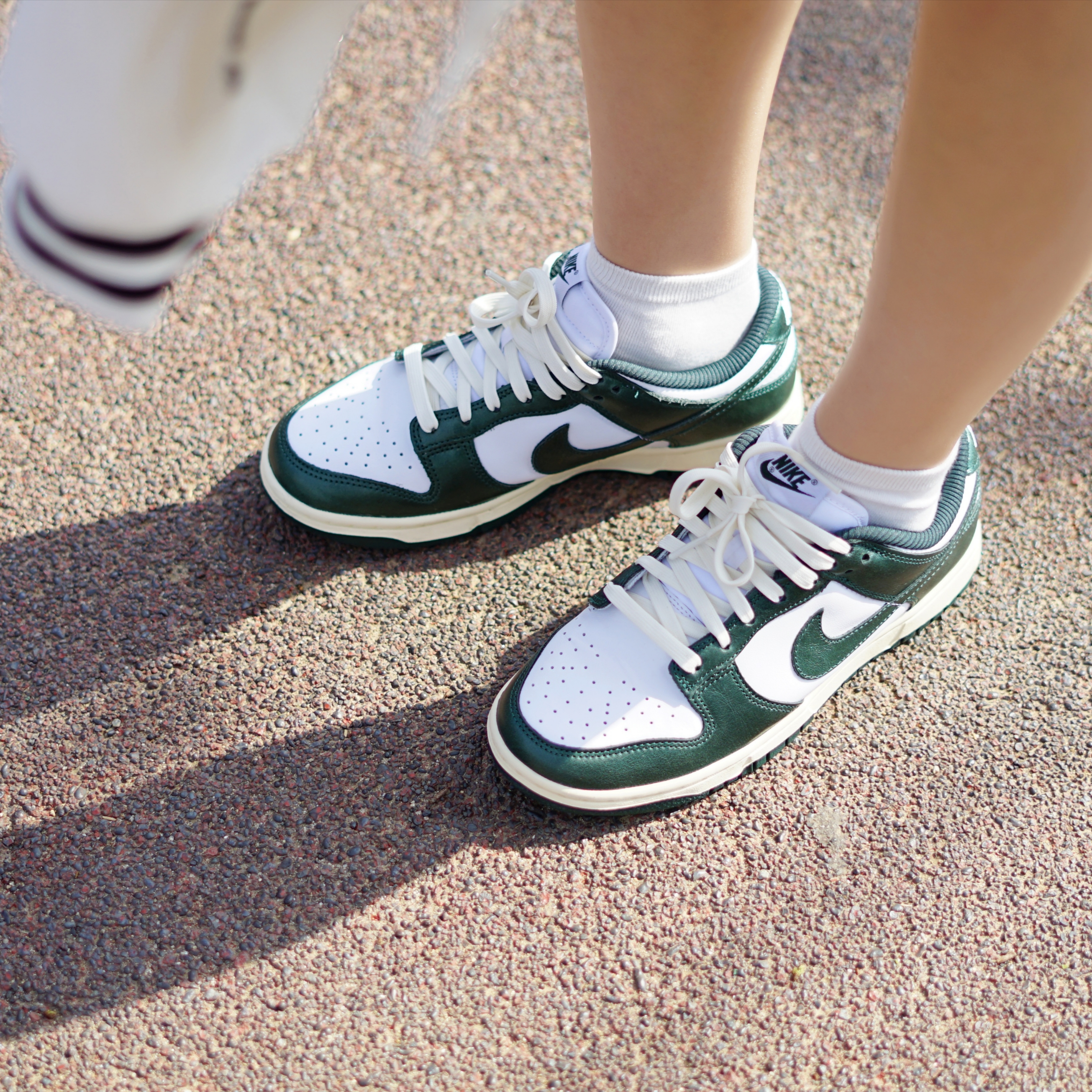 (W) Nike Dunk Low Vintage Green 착용 스타일