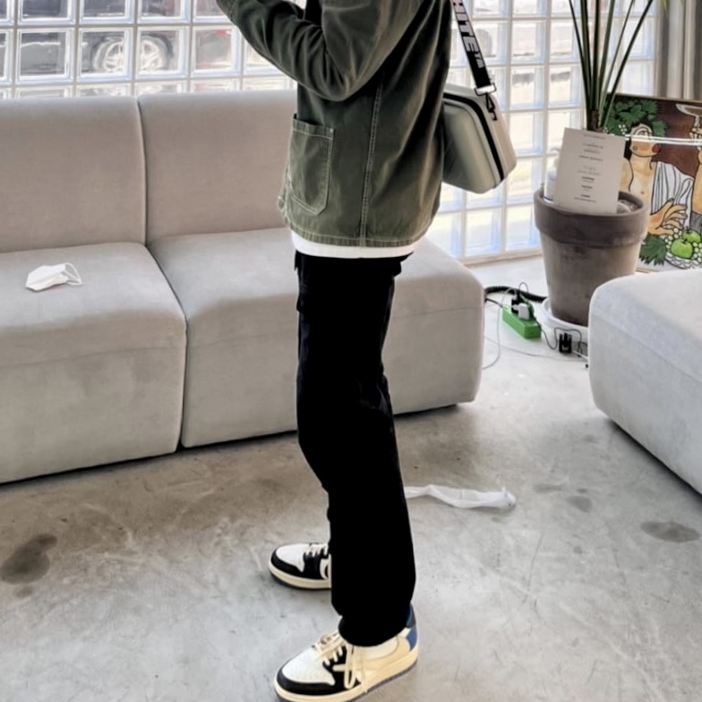 Off-White x Amore Pacific Protection Box (Without Cosmetics), Jordan 1 x Travis Scott x Fragment Retro Low OG SP Military Blue 착용 스타일