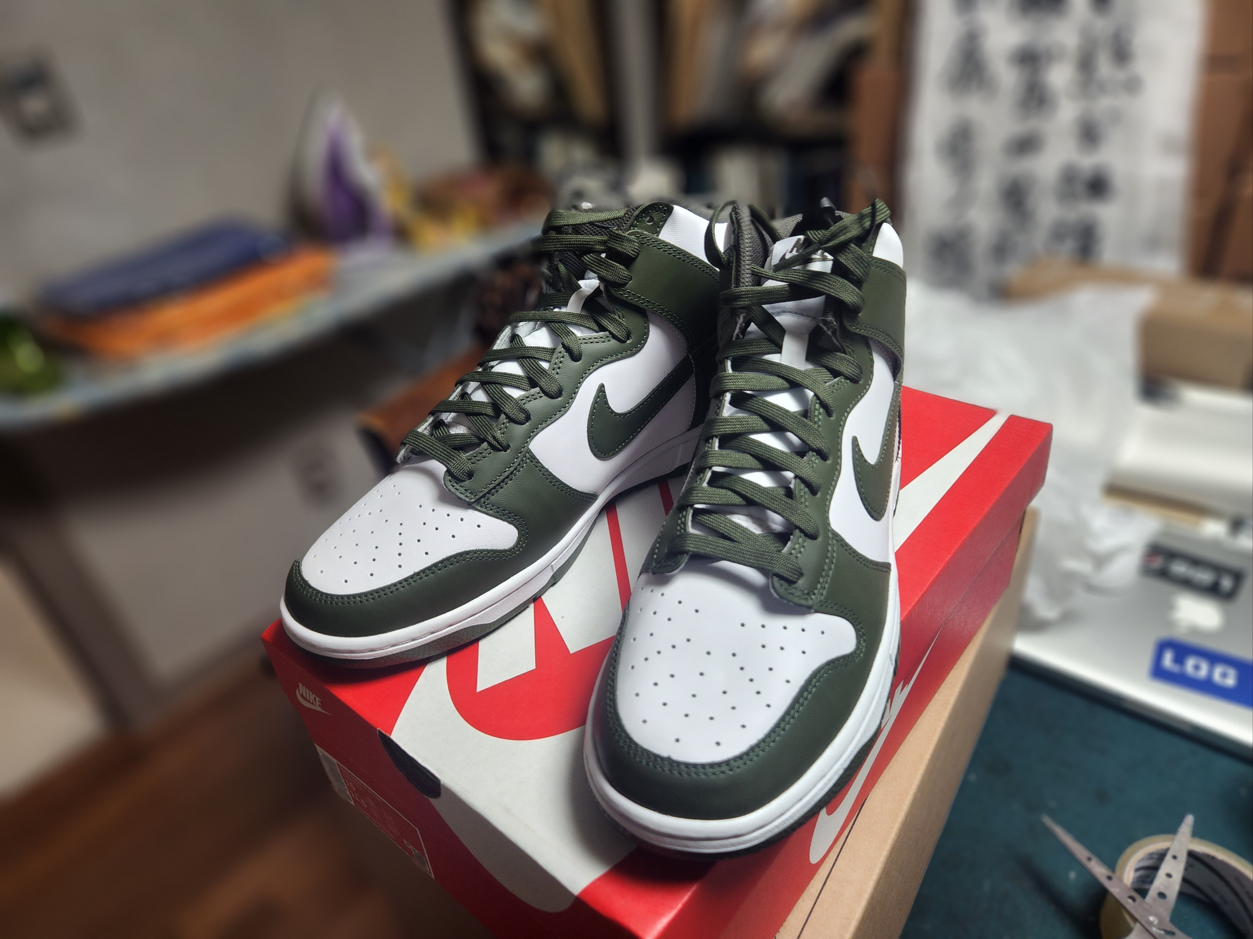 Nike Dunk High Retro Championship Khaki 착용 스타일 - 1