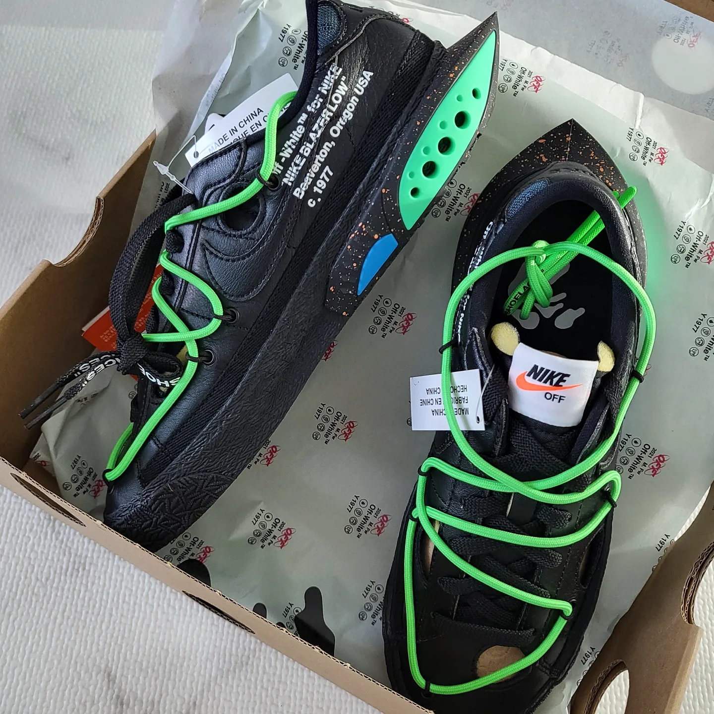 Nike x Off-White Blazer Low '77 Black and Electro Green 착용 스타일