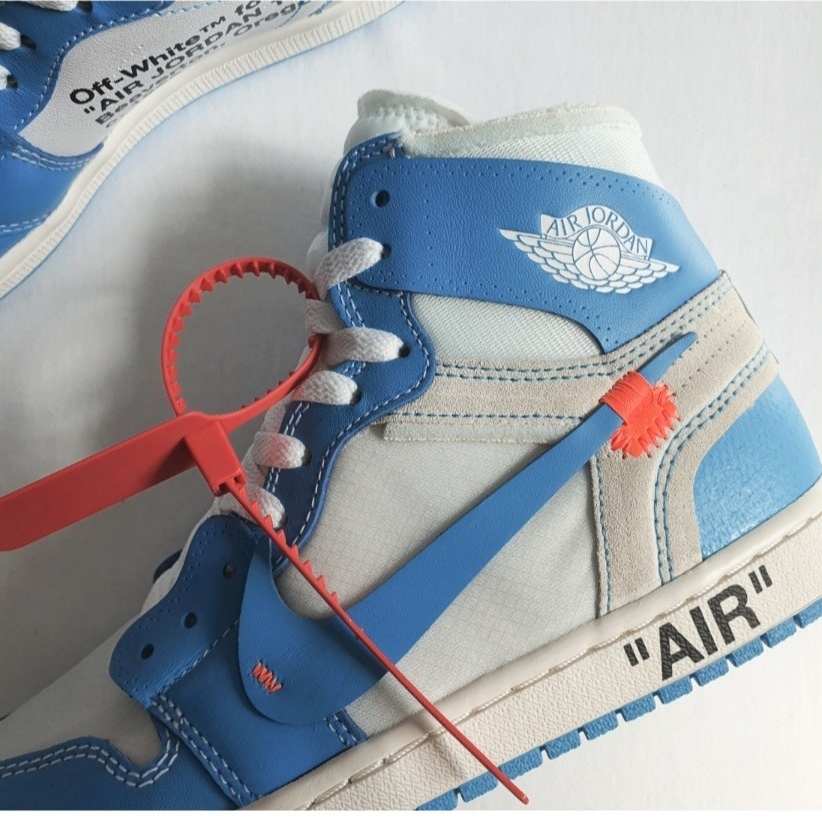 Jordan 1 x Off-White Retro High University Blue 착용 스타일 - 4