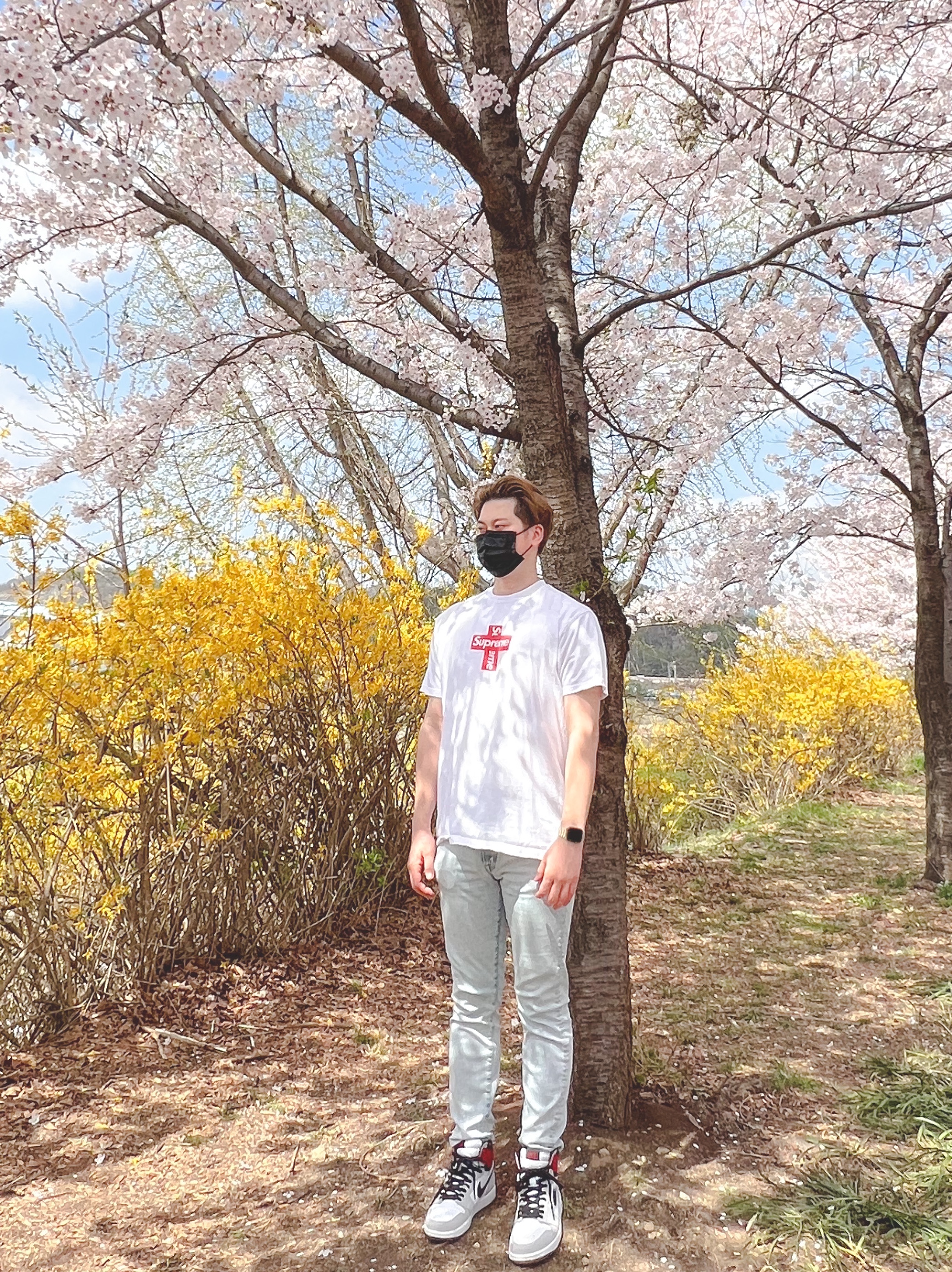 Supreme Cross Box Logo T-Shirt White - 20FW, Jordan 1 Retro High OG Light Smoke Grey 착용 스타일