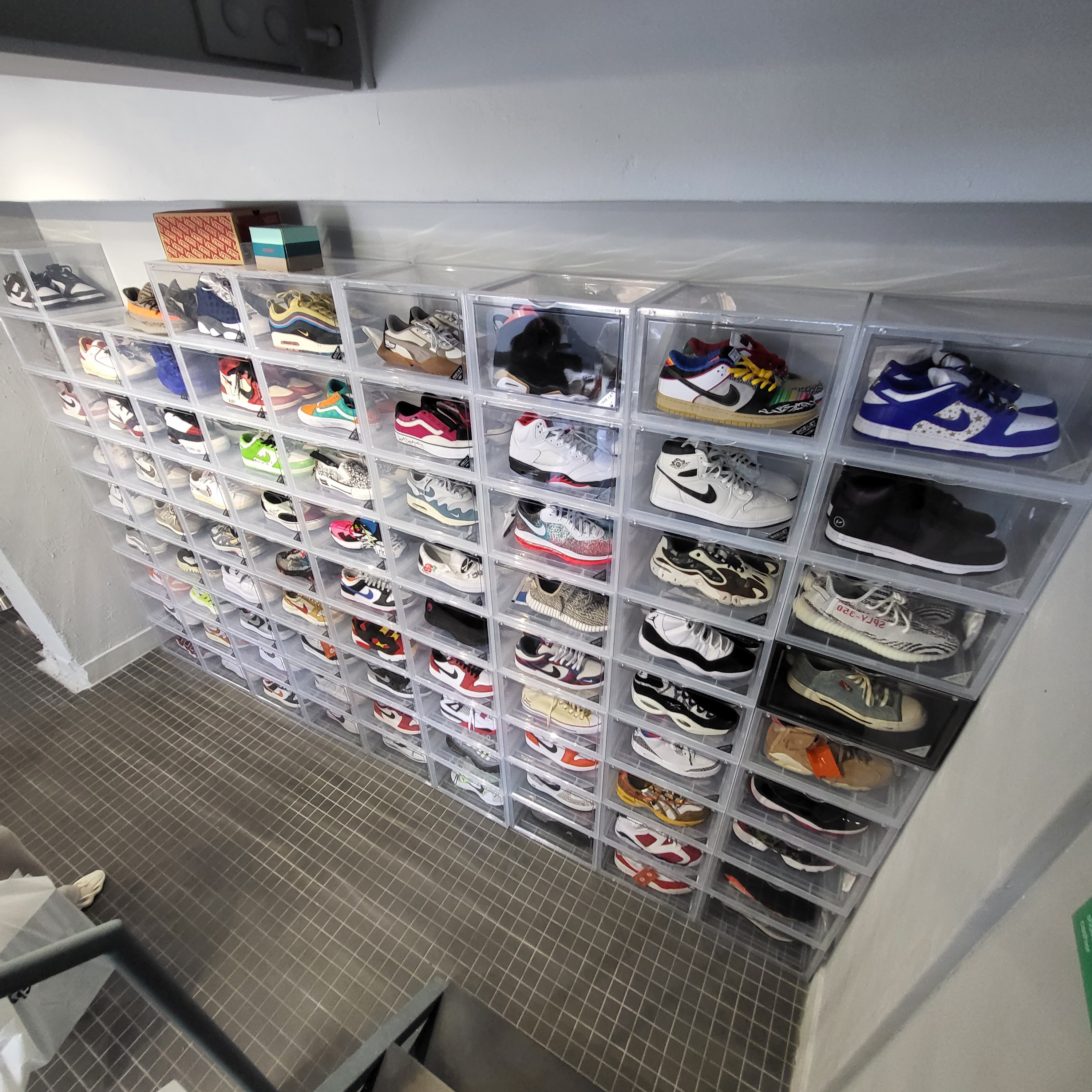 Nike Air More Uptempo White Varsity Red 2018 착용 스타일 - 4