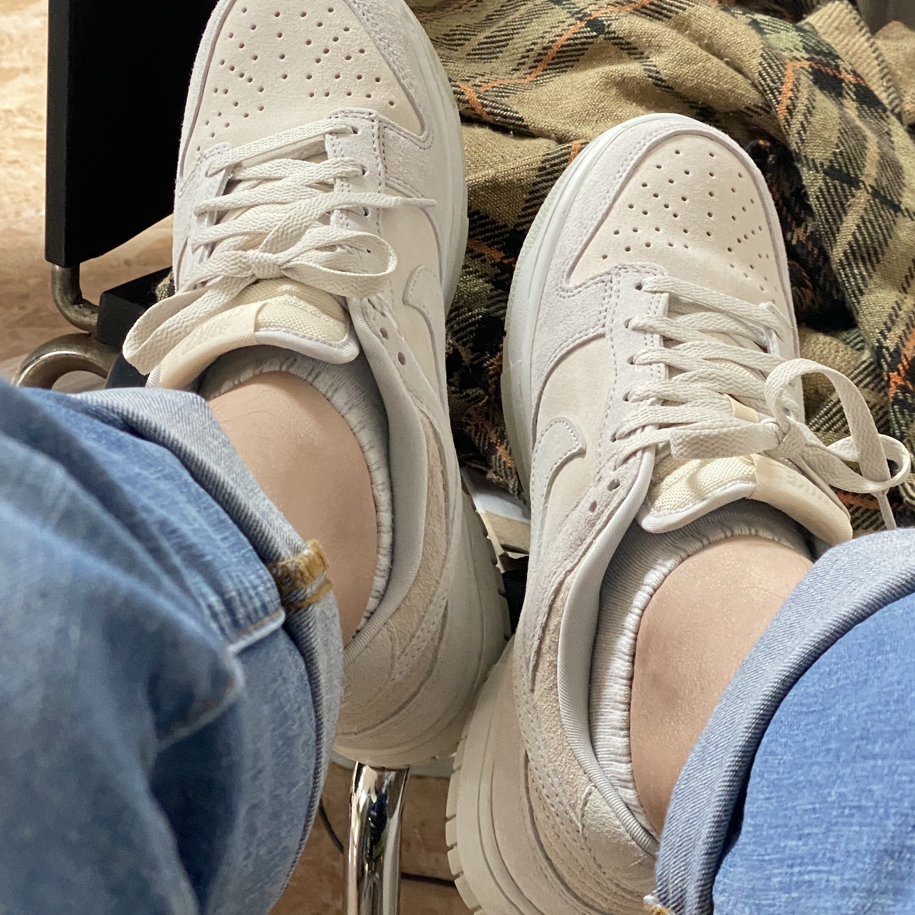 Nike Dunk Low Retro PRM Vast Grey 착용 스타일