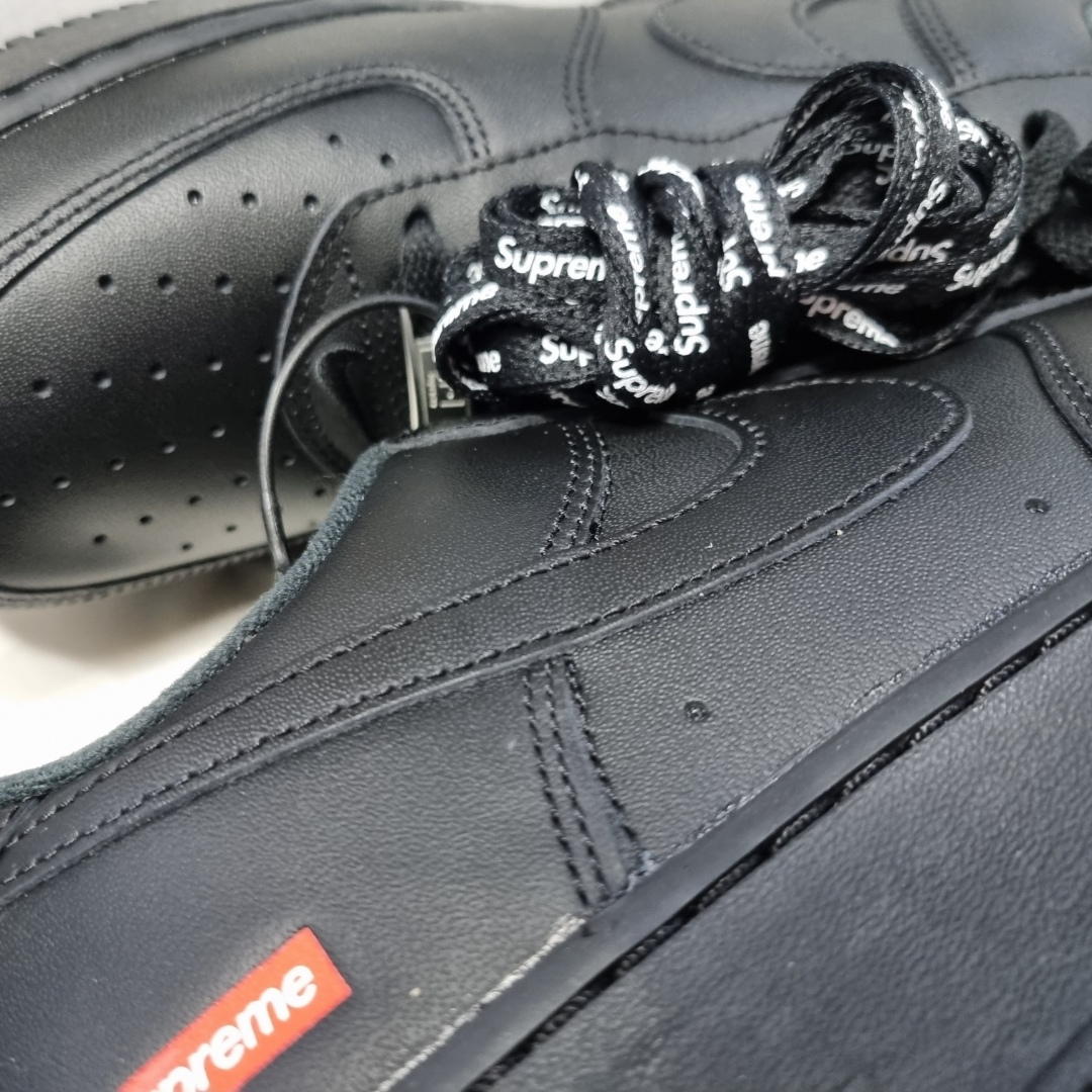 Nike x Supreme Air Force 1 Low Black 착용 스타일