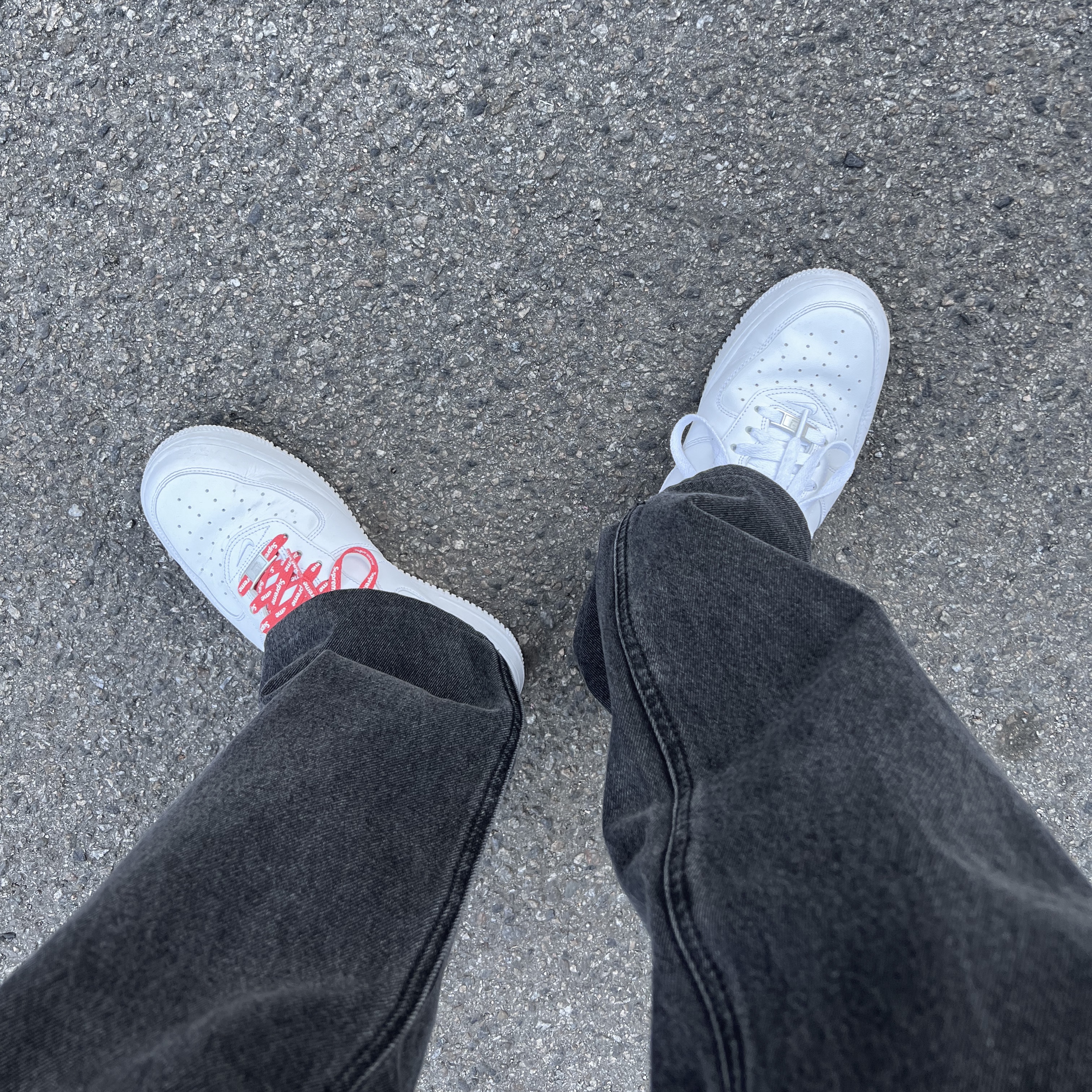 Nike x Supreme Air Force 1 Low White 착용 스타일