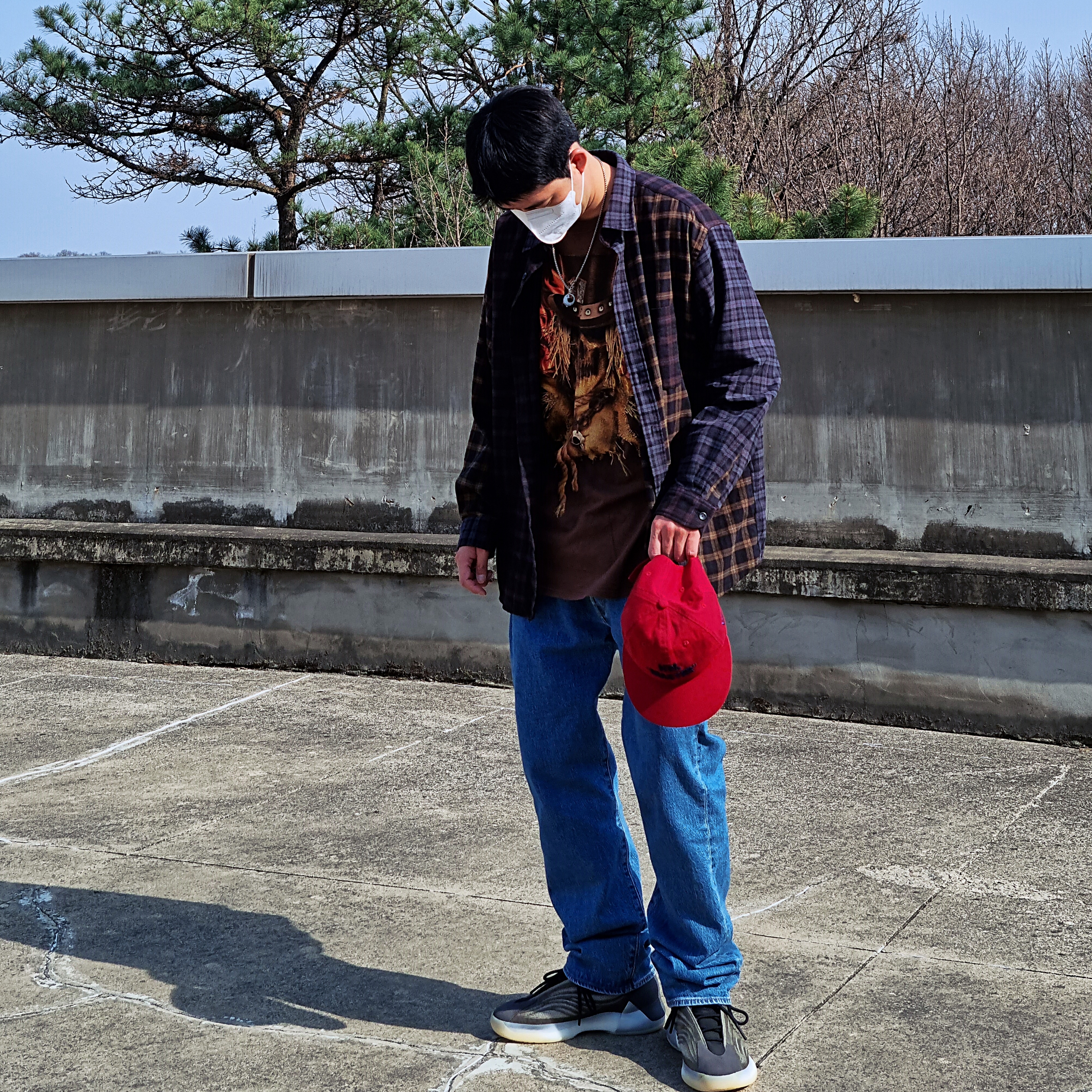Adidas Yeezy QNTM Barium 착용 스타일