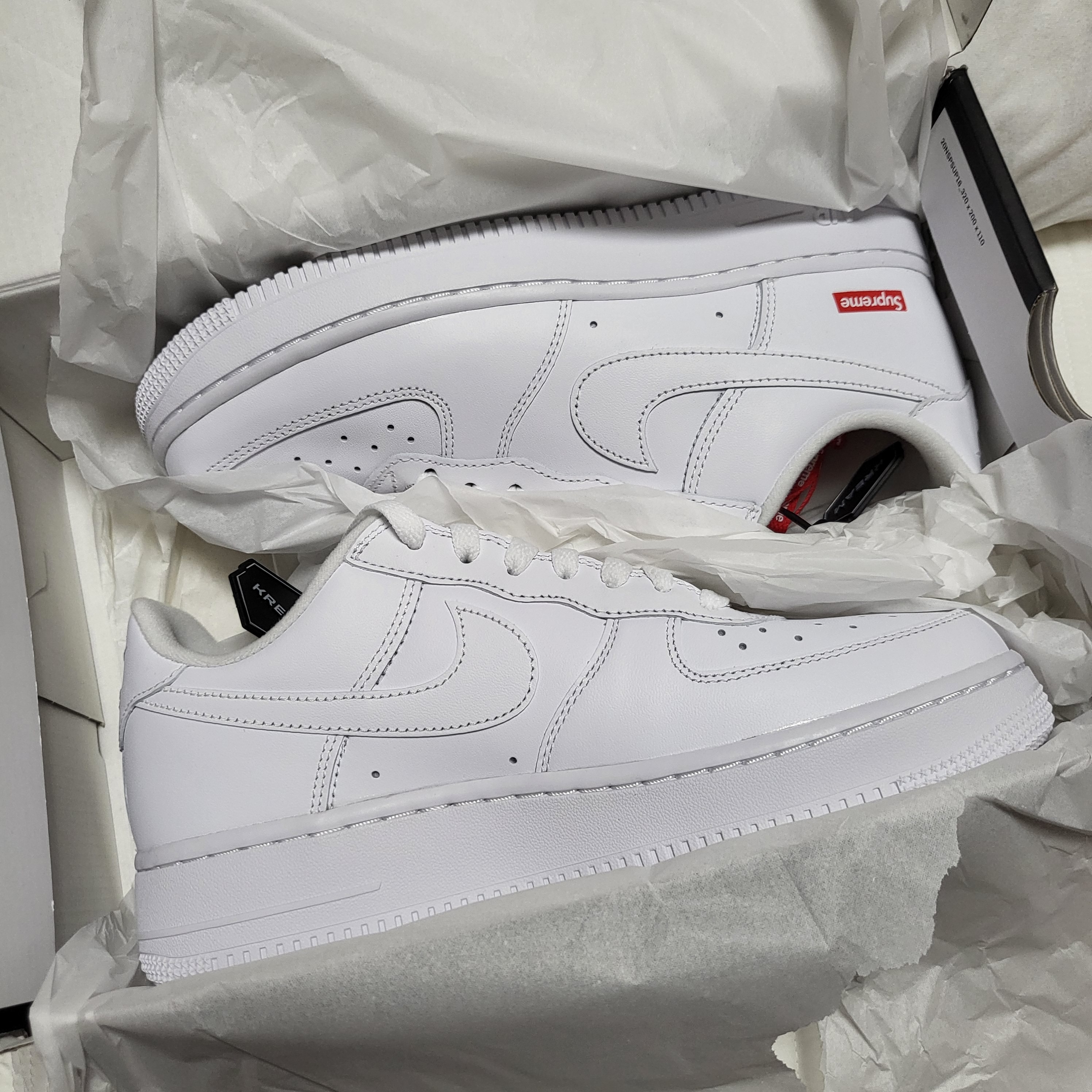 Nike x Supreme Air Force 1 Low White 착용 스타일 - 2