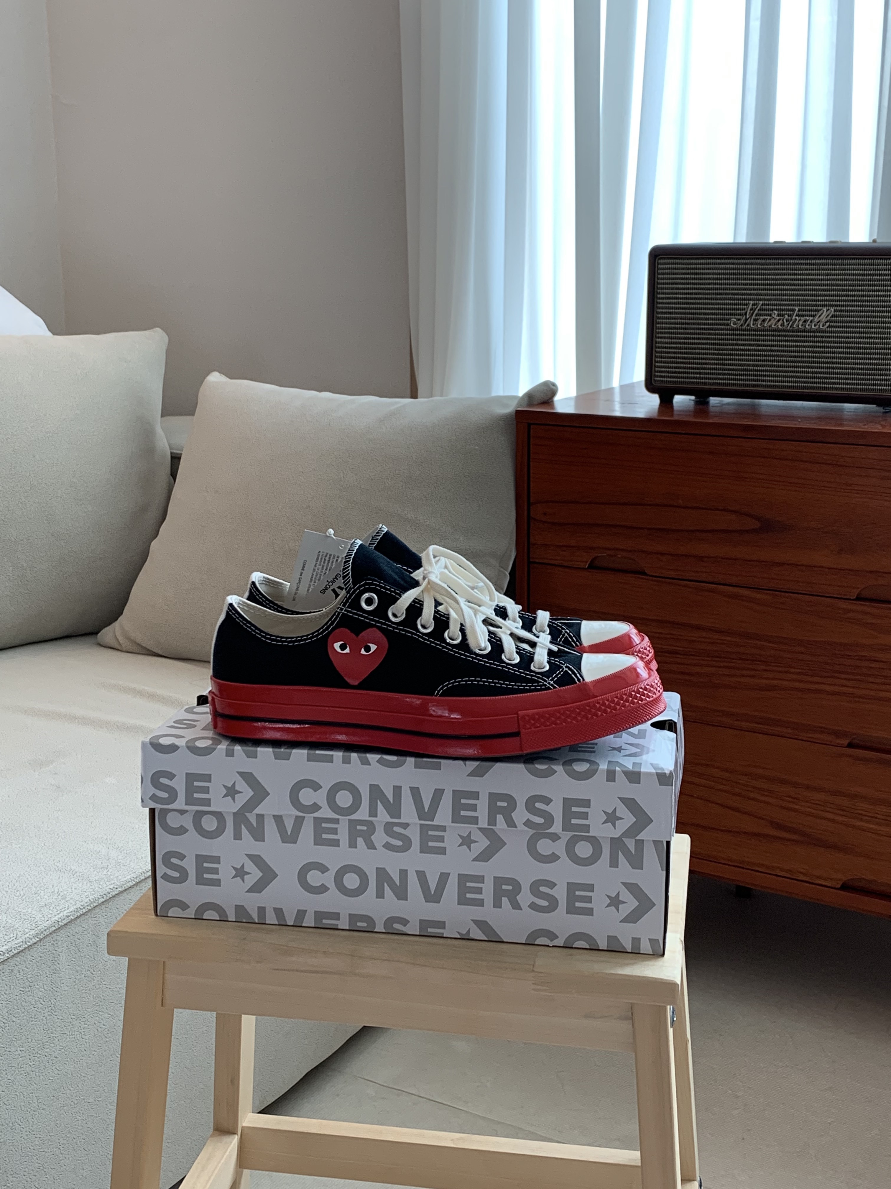 Converse x Play Comme des Garcons Chuck 70 Ox Black 착용 스타일 - 2