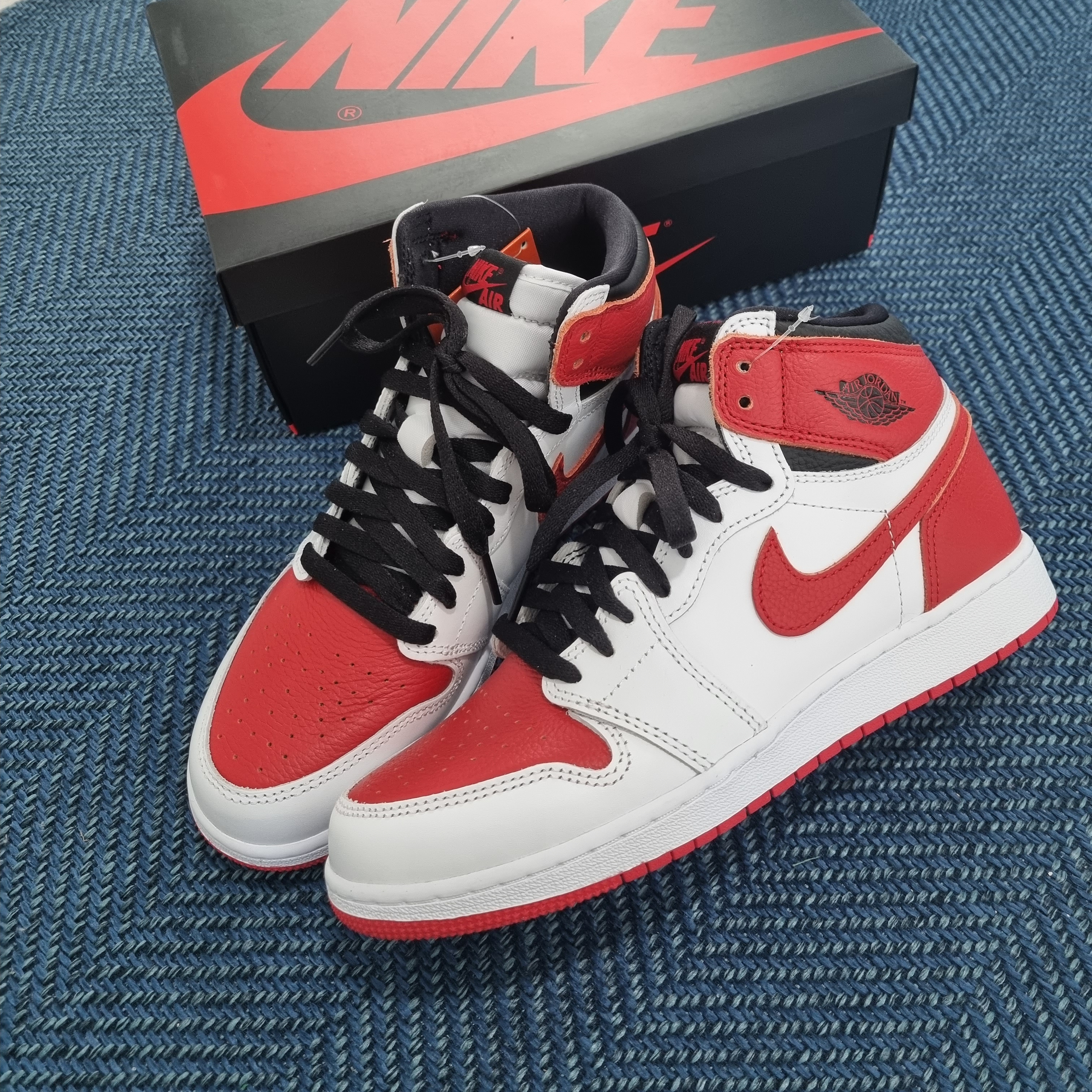 Jordan 1 Retro High OG Heritage, (GS) Jordan 1 Retro High OG Heritage 착용 스타일