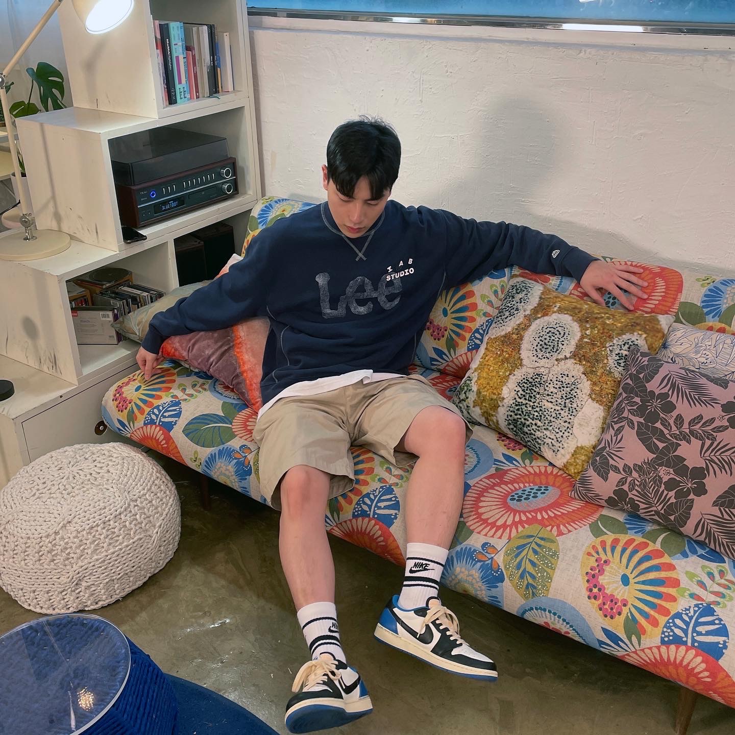 Jordan 1 x Travis Scott x Fragment Retro Low OG SP Military Blue, IAB Studio x Lee Pigment Sweatshirt Indigo Navy 착용 스타일
