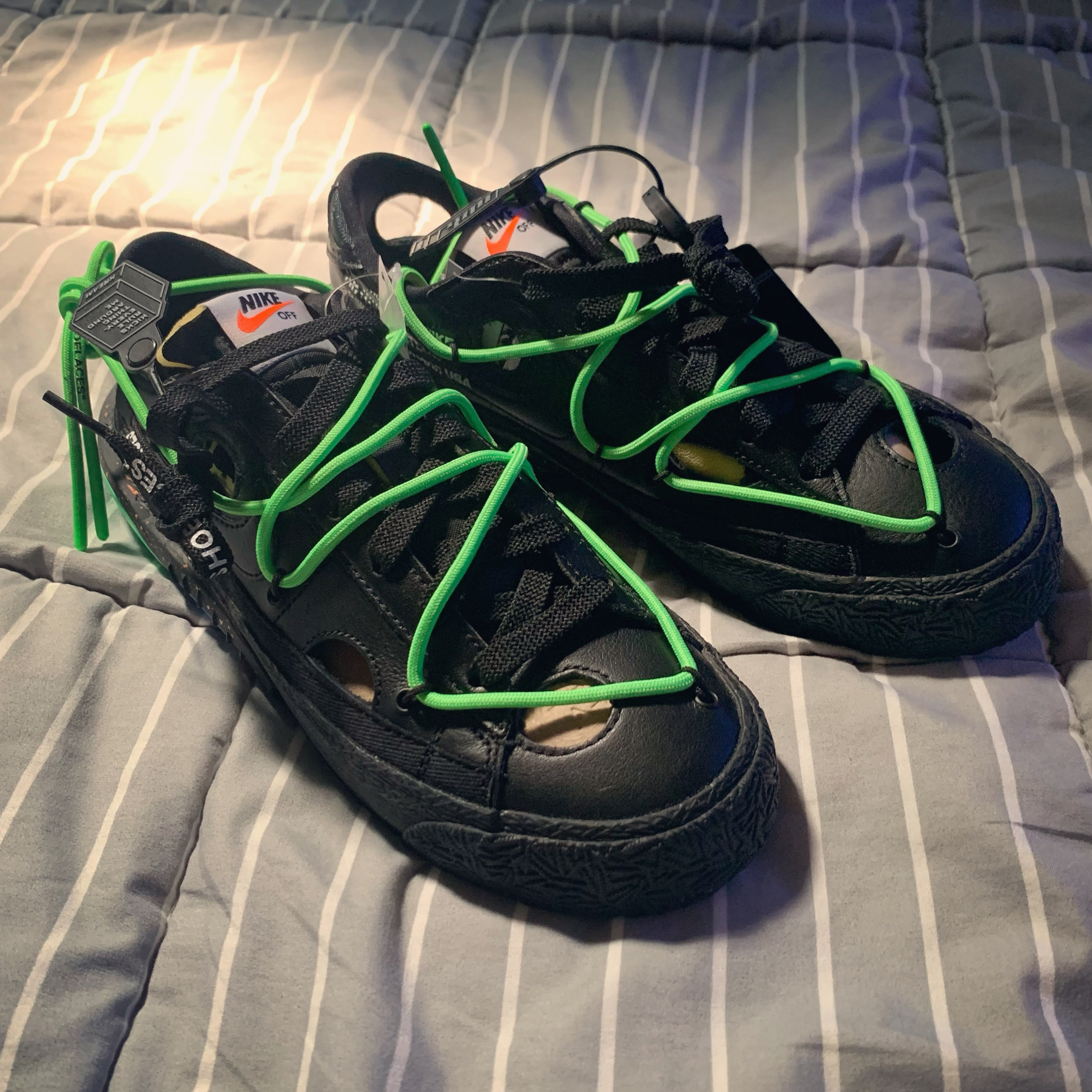 Nike x Off-White Blazer Low '77 Black and Electro Green 착용 스타일