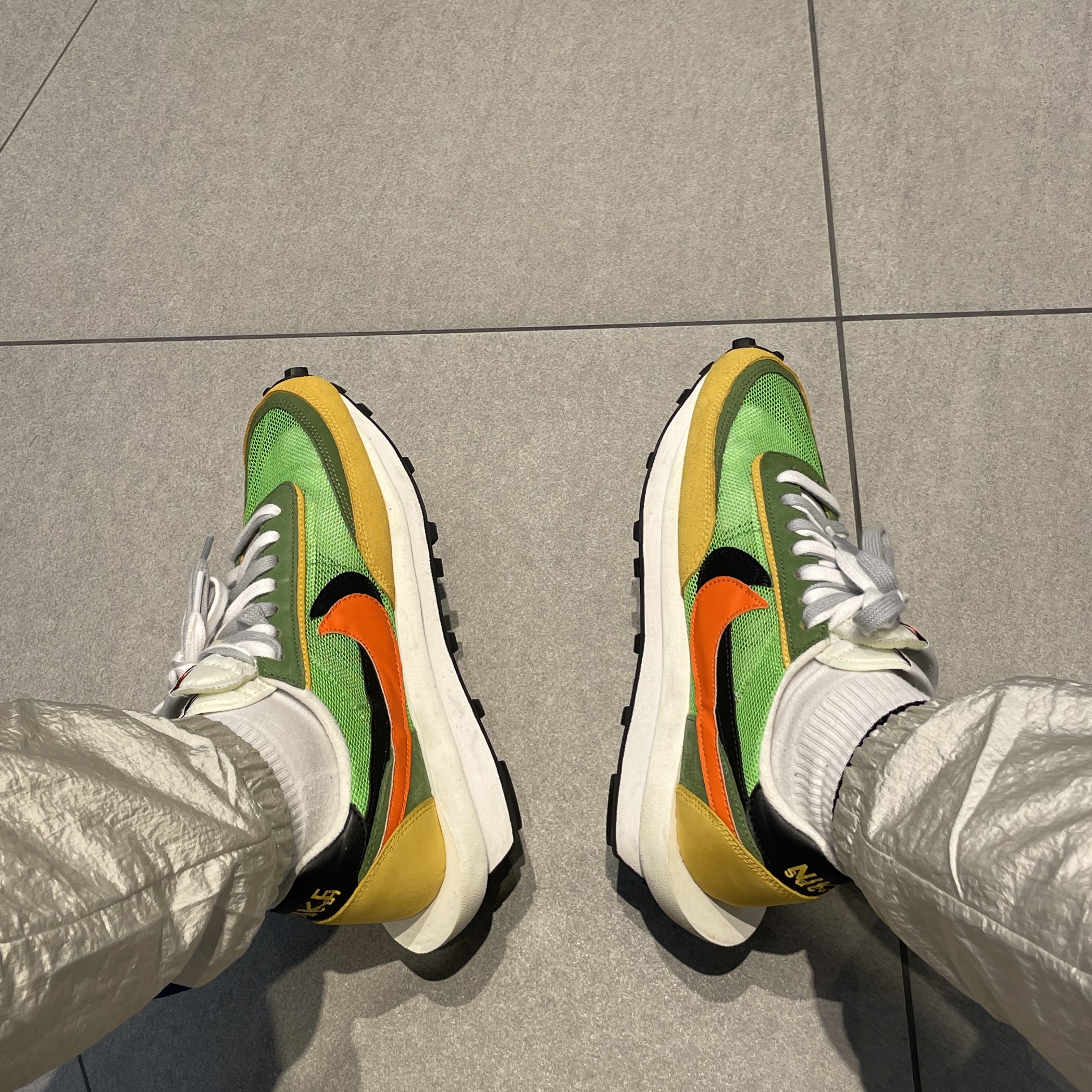 Nike x Sacai LDWaffle Green Multi 착용 스타일