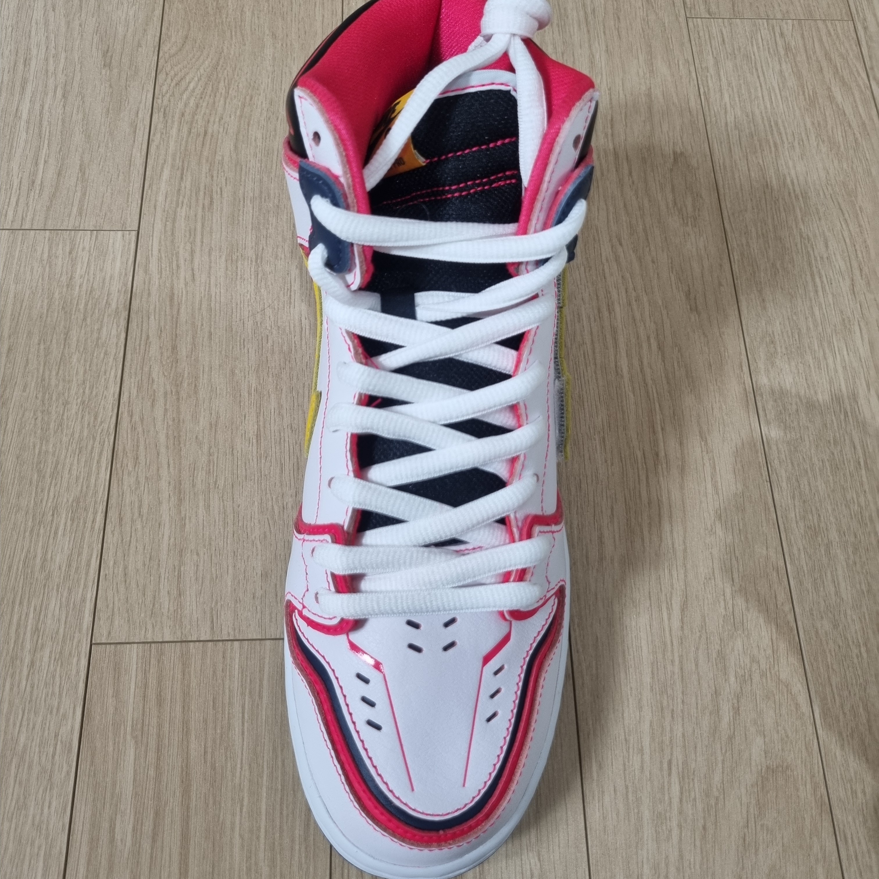 Nike x Gundam SB Dunk High Pro QS Unicorn RX-0 착용 스타일 - 1