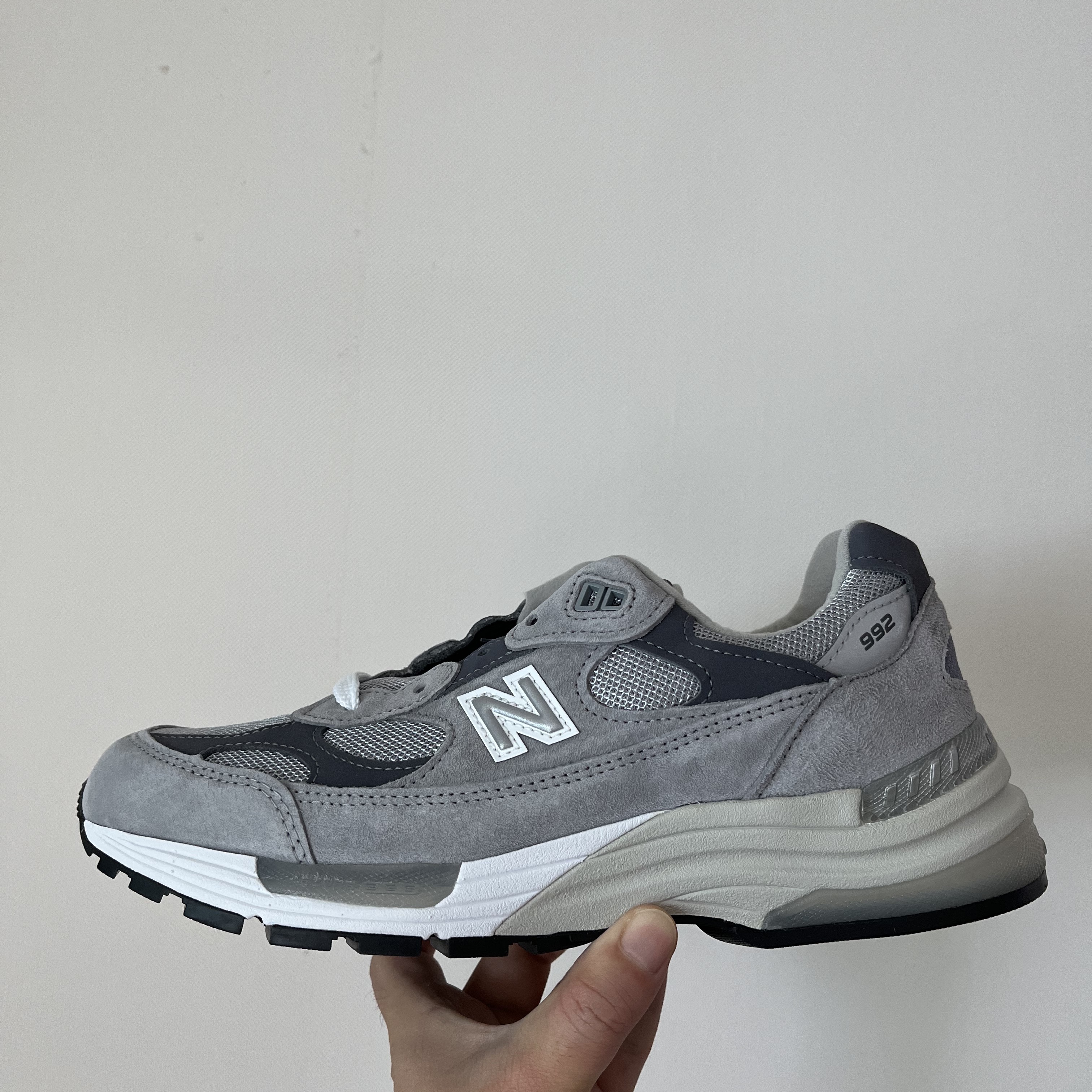 New Balance 992 Made in USA Grey - D Standard 착용 스타일 - 1