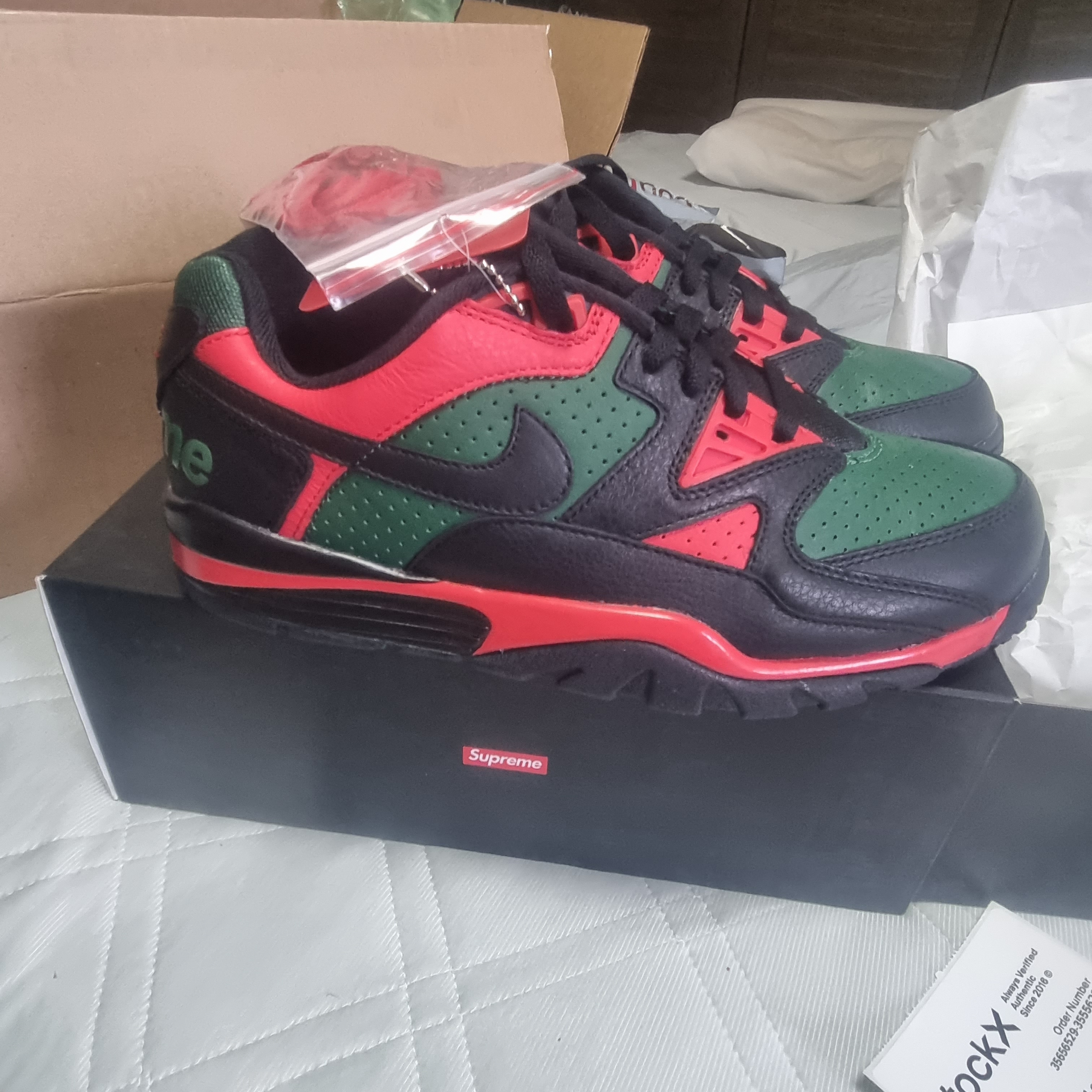 Nike x Supreme Air Cross Trainer 3 Low Black 착용 스타일