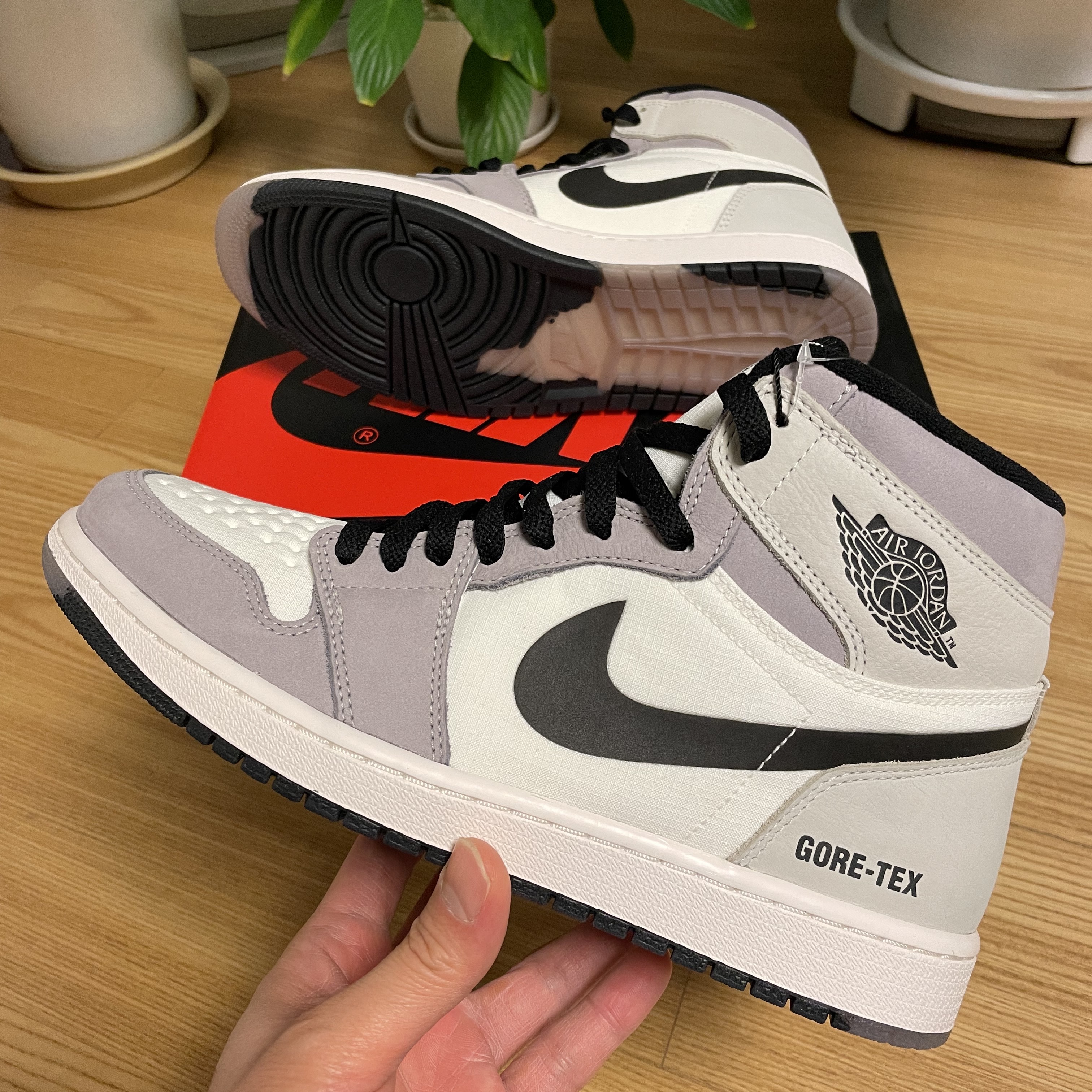 Jordan 1 Element Gore-Tex Sail 착용 스타일 - 1