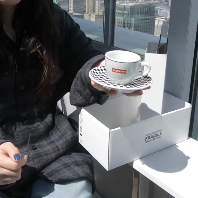 Supreme x IPA Porcellane Aosta Espresso Set Black (Set of 2) 착용 스타일 - 1