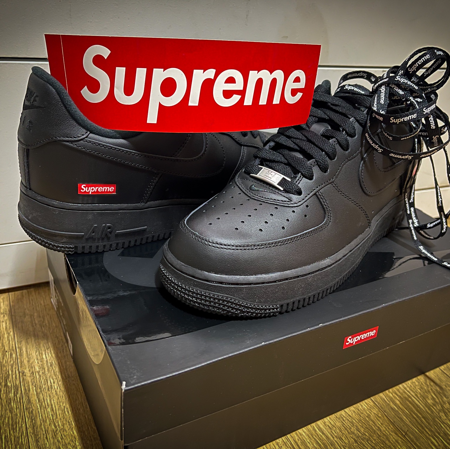 Nike x Supreme Air Force 1 Low Black 착용 스타일