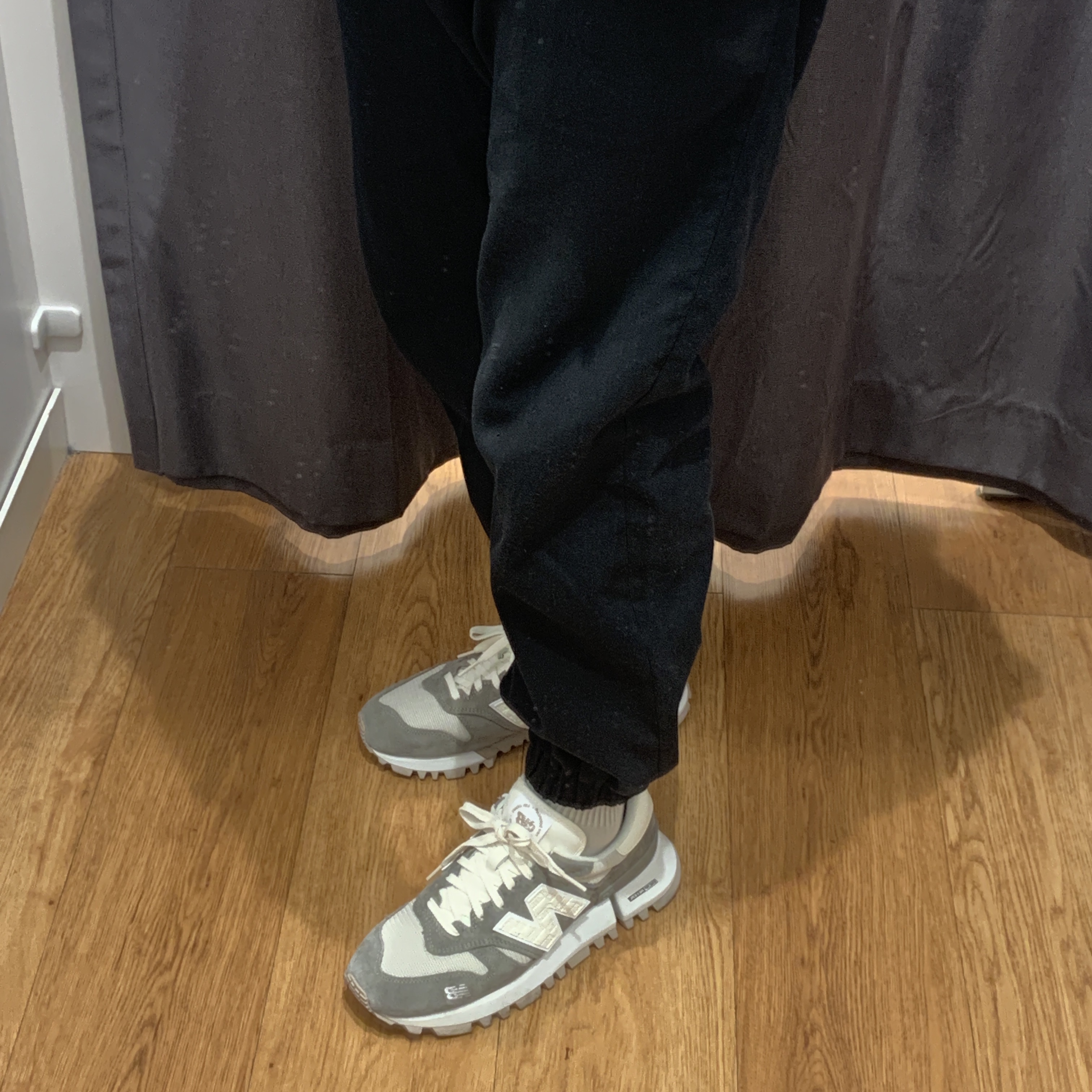 New Balance x Kith R_C 1300 10th Anniversary Elephant Skin 착용 스타일 - 2
