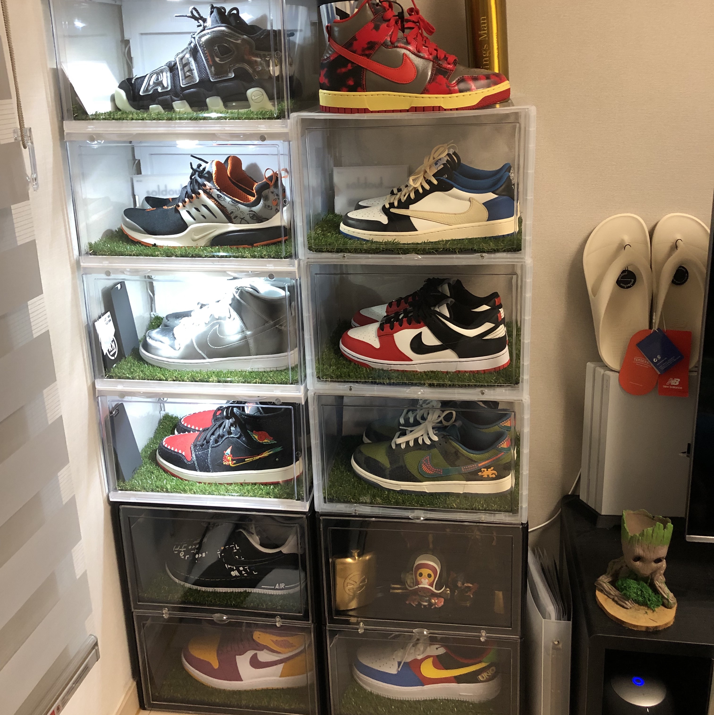 Jordan 1 x Travis Scott x Fragment Retro Low OG SP Military Blue, Nike Air More Uptempo Utagawa Kuniyoshi 착용 스타일