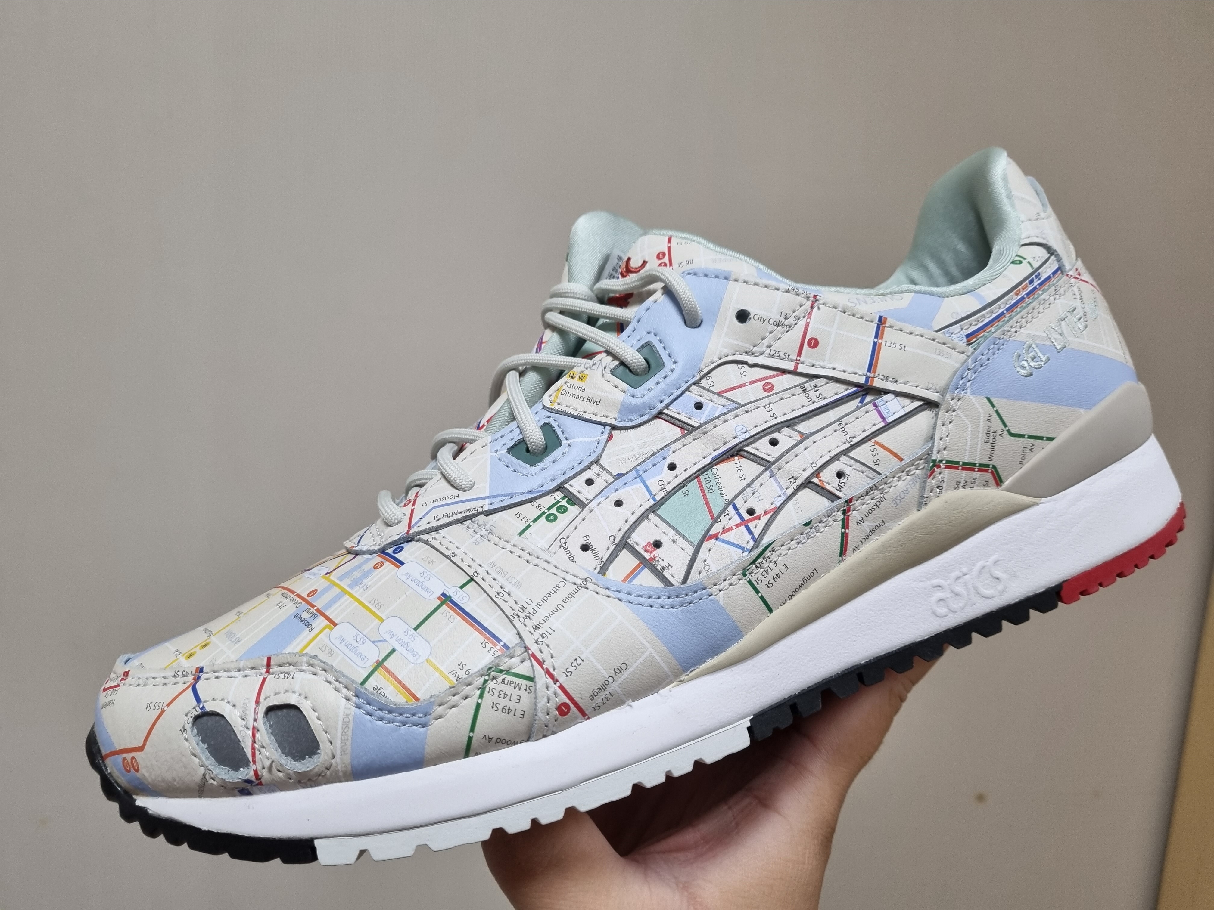 Asics x Atmos Gel-Lyte III OG Subway Pack NYC 착용 스타일
