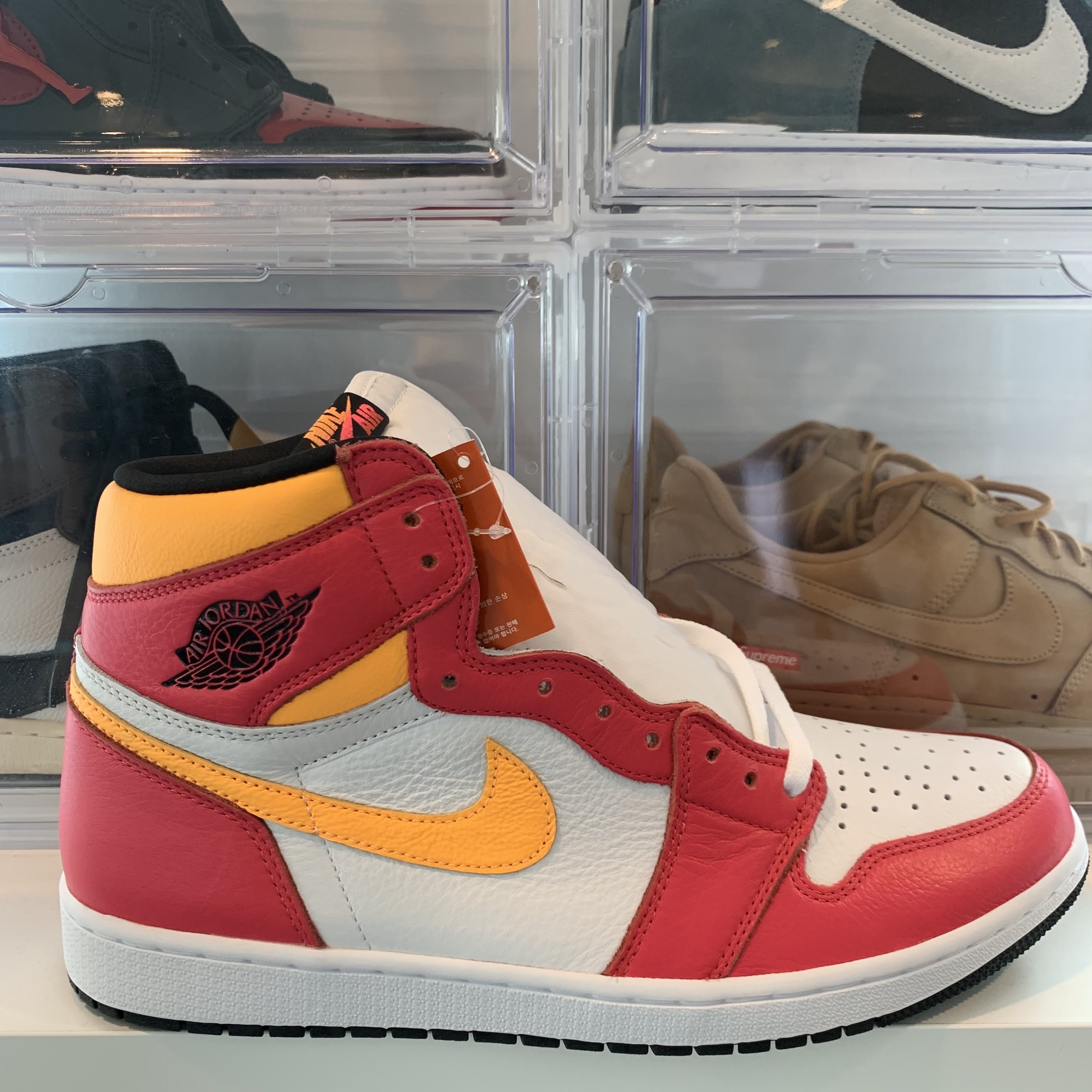 Jordan 1 Retro High OG Light Fusion Red 착용 스타일 - 1