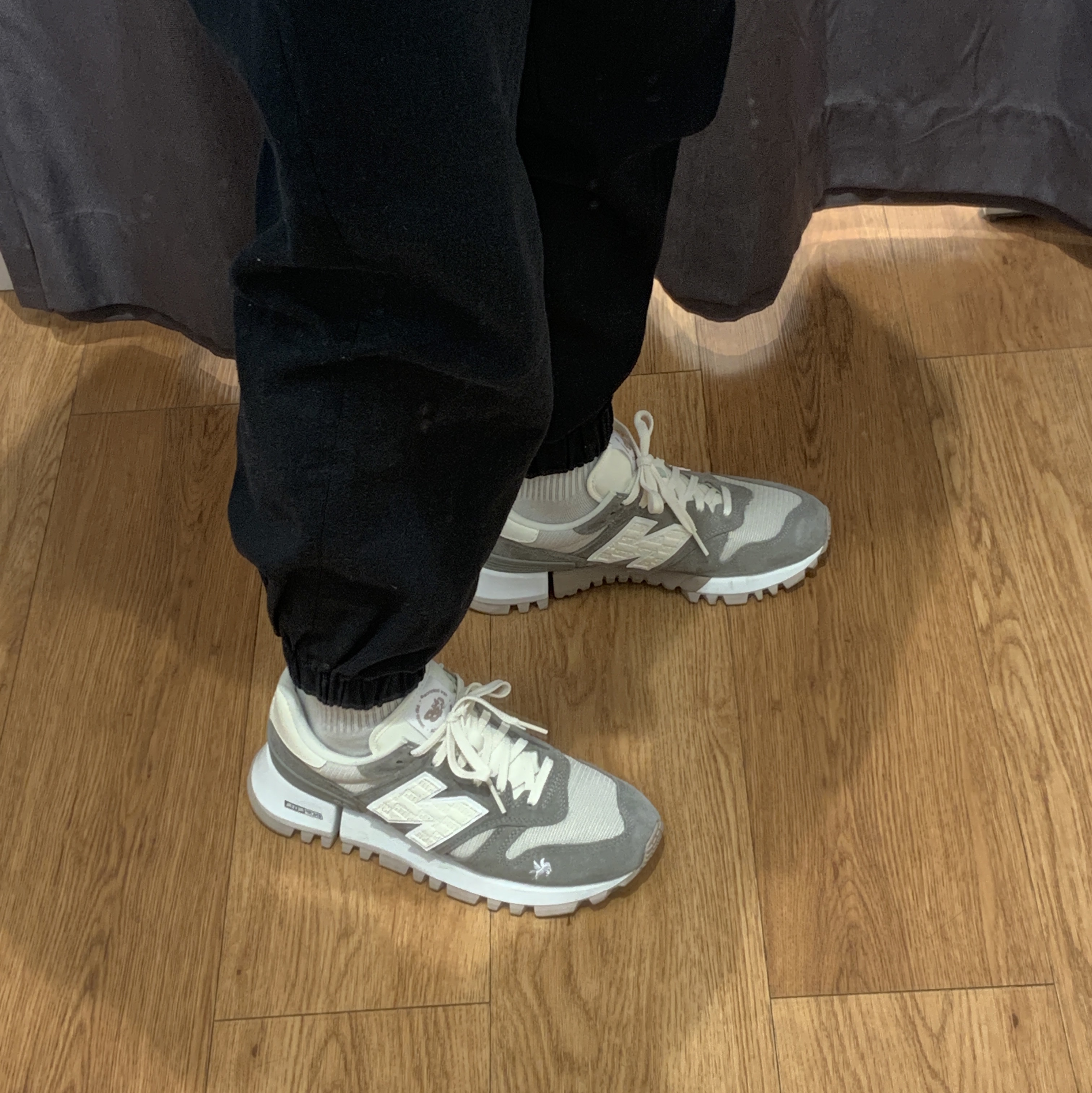 New Balance x Kith R_C 1300 10th Anniversary Elephant Skin 착용 스타일 - 1
