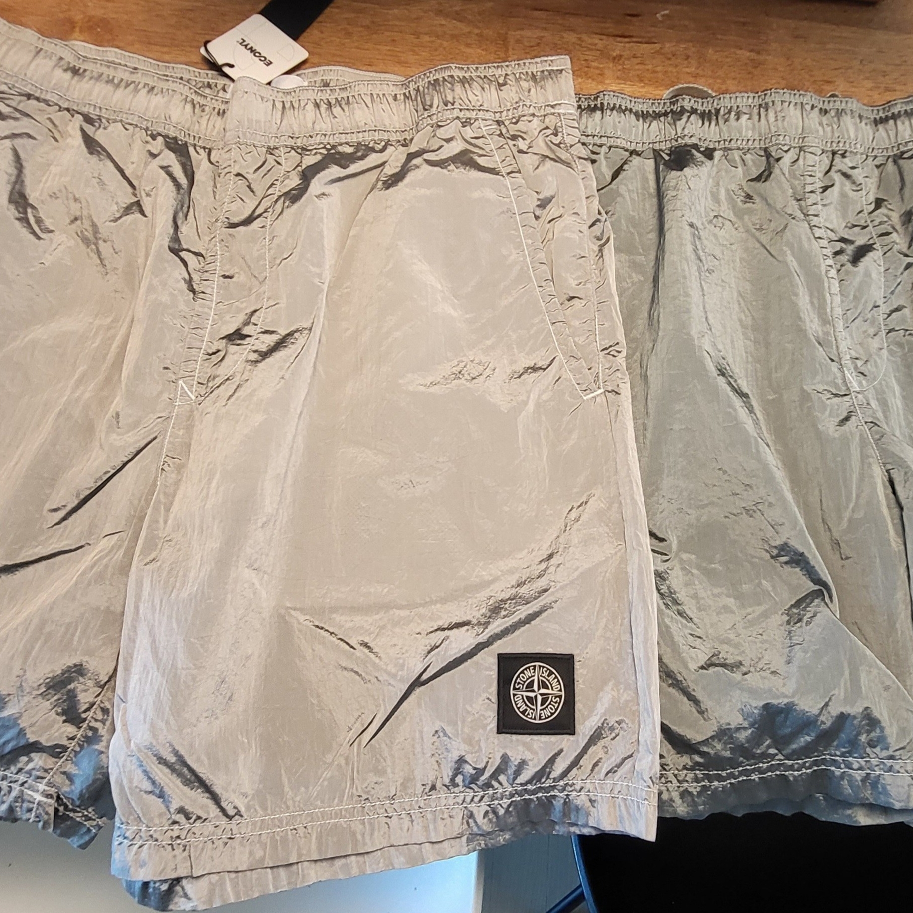 Stone Island B0943 Nylon Metal Swimming Trunk Ice - 22SS 착용 스타일