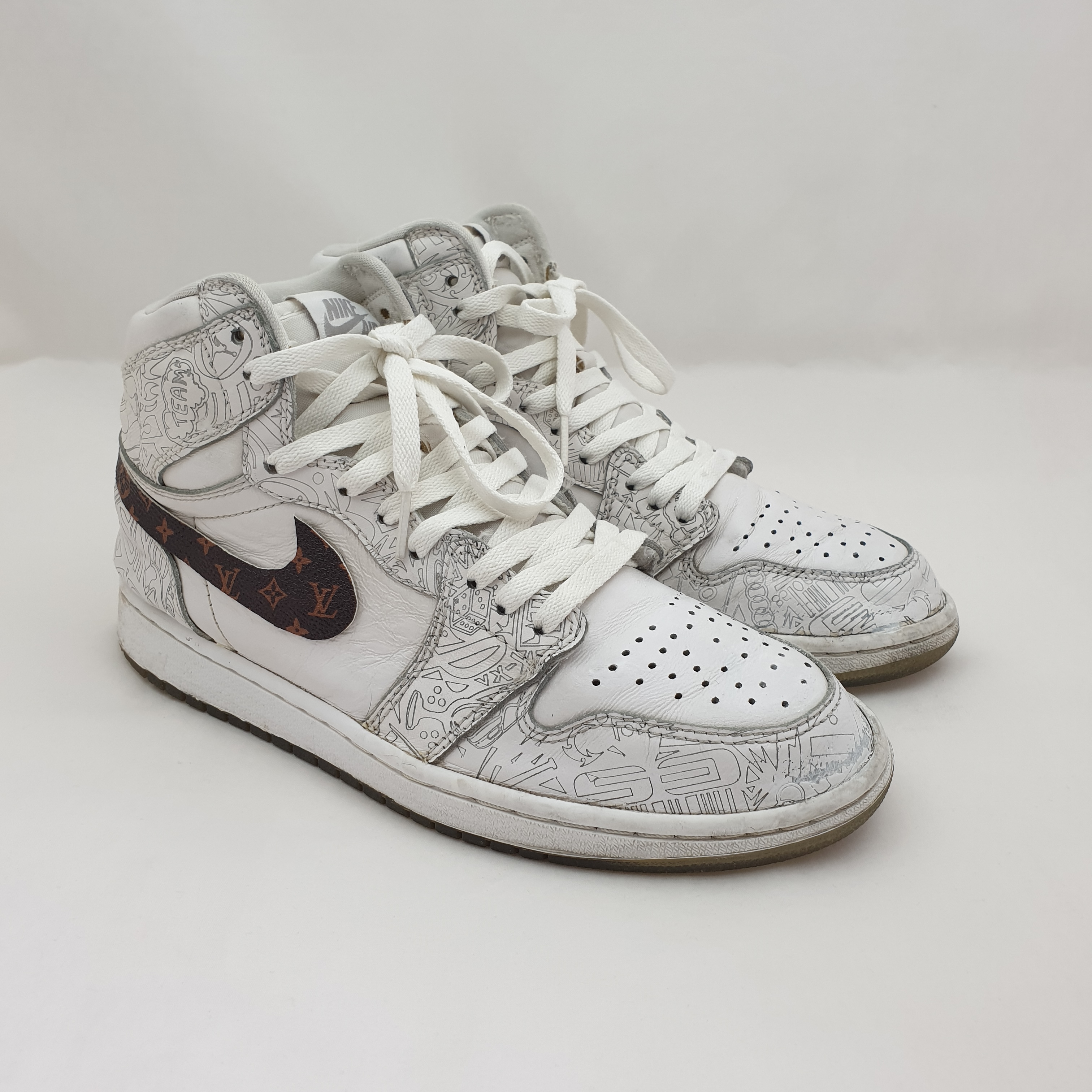 Jordan 1 Retro 30th Anniversary Laser 착용 스타일 - 1