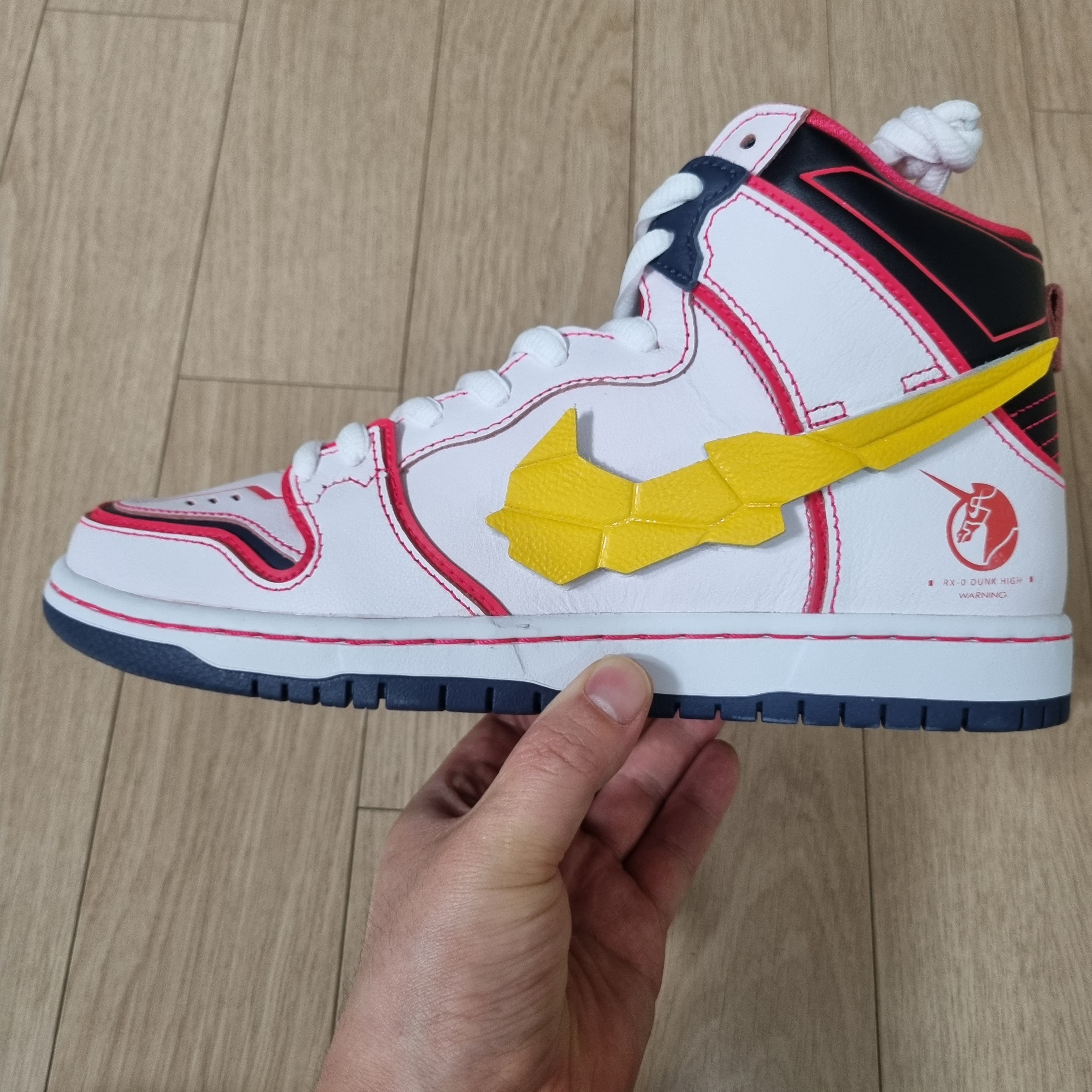 Nike x Gundam SB Dunk High Pro QS Unicorn RX-0 착용 스타일 - 2