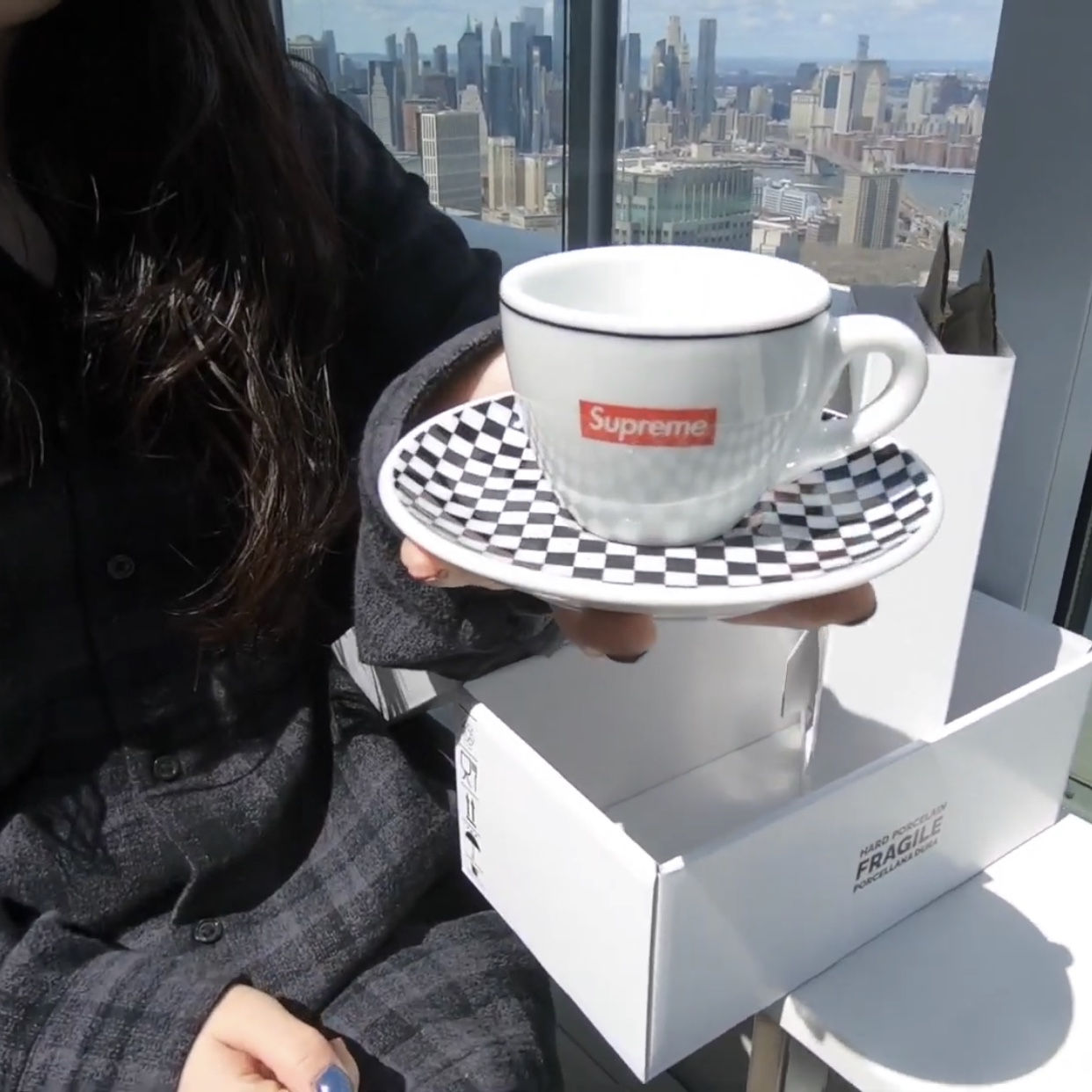 Supreme x IPA Porcellane Aosta Espresso Set Black (Set of 2) 착용 스타일 - 2