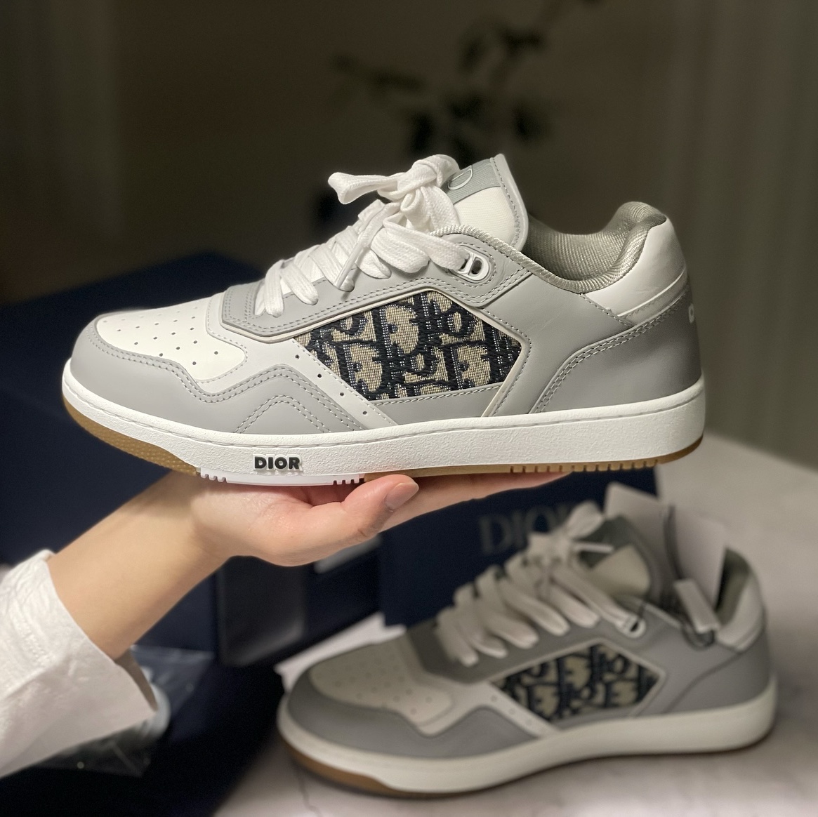 Dior B27 Low-Top Sneakers Gray 착용 스타일 - 4