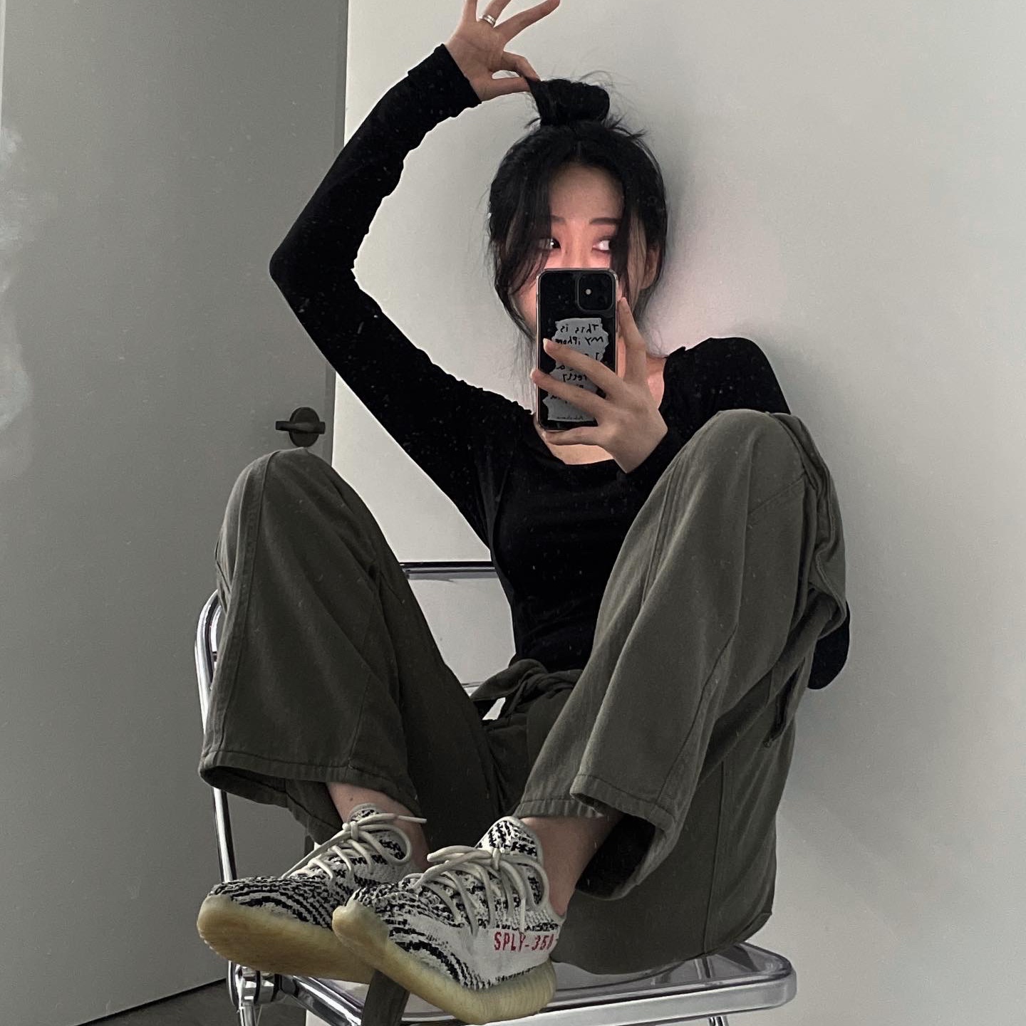 Adidas Yeezy Boost 350 V2 Zebra 2017/2019/2020 착용 스타일 - 3