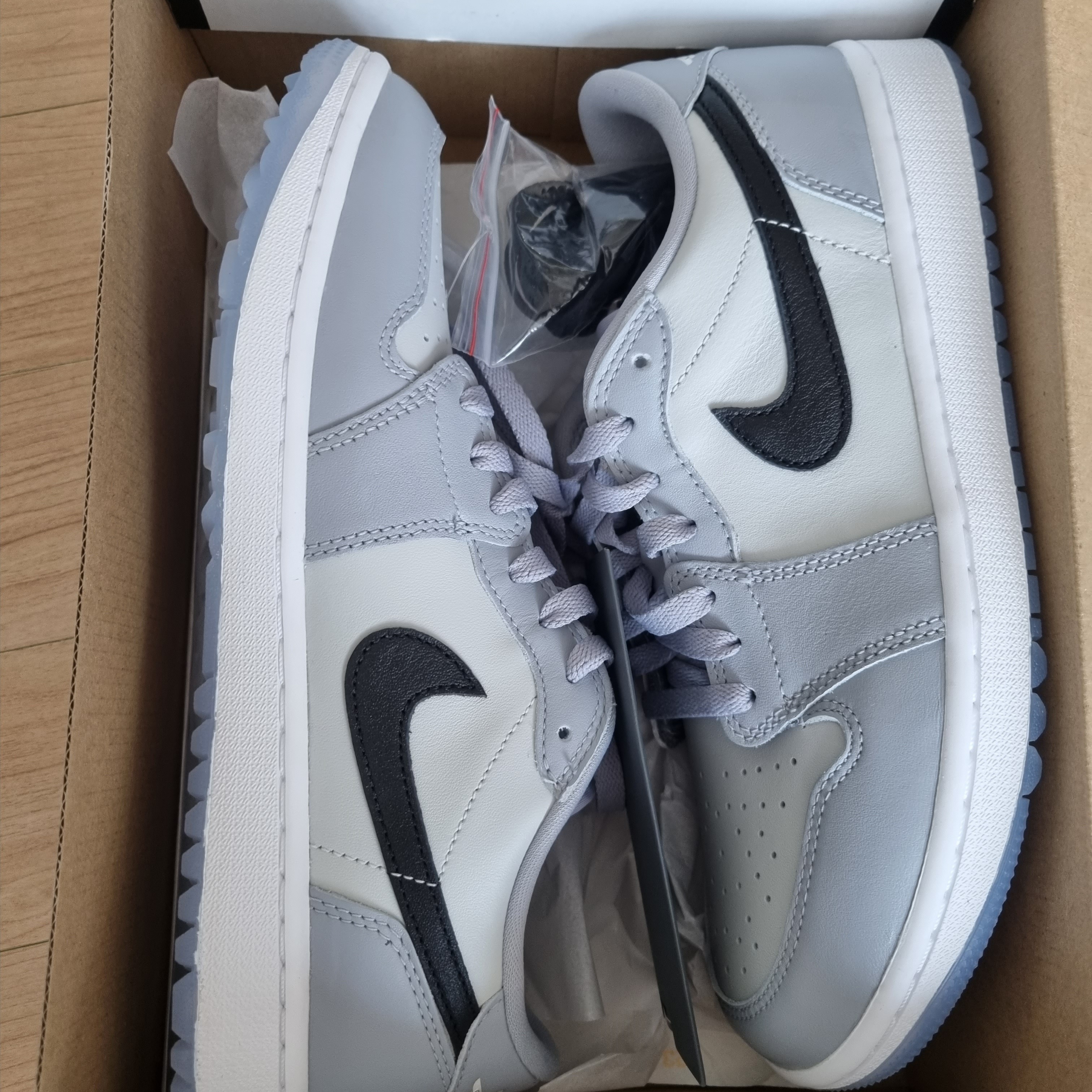Jordan 1 Low Golf Wolf Grey 착용 스타일