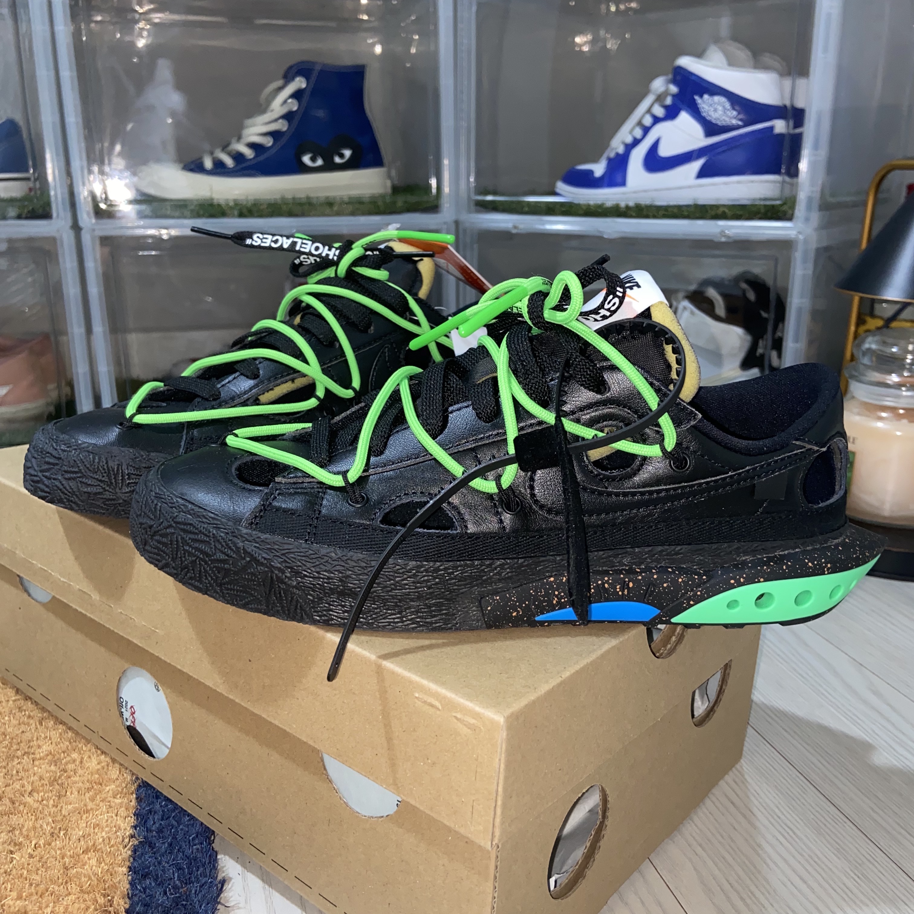 Nike x Off-White Blazer Low '77 Black and Electro Green 착용 스타일 - 3