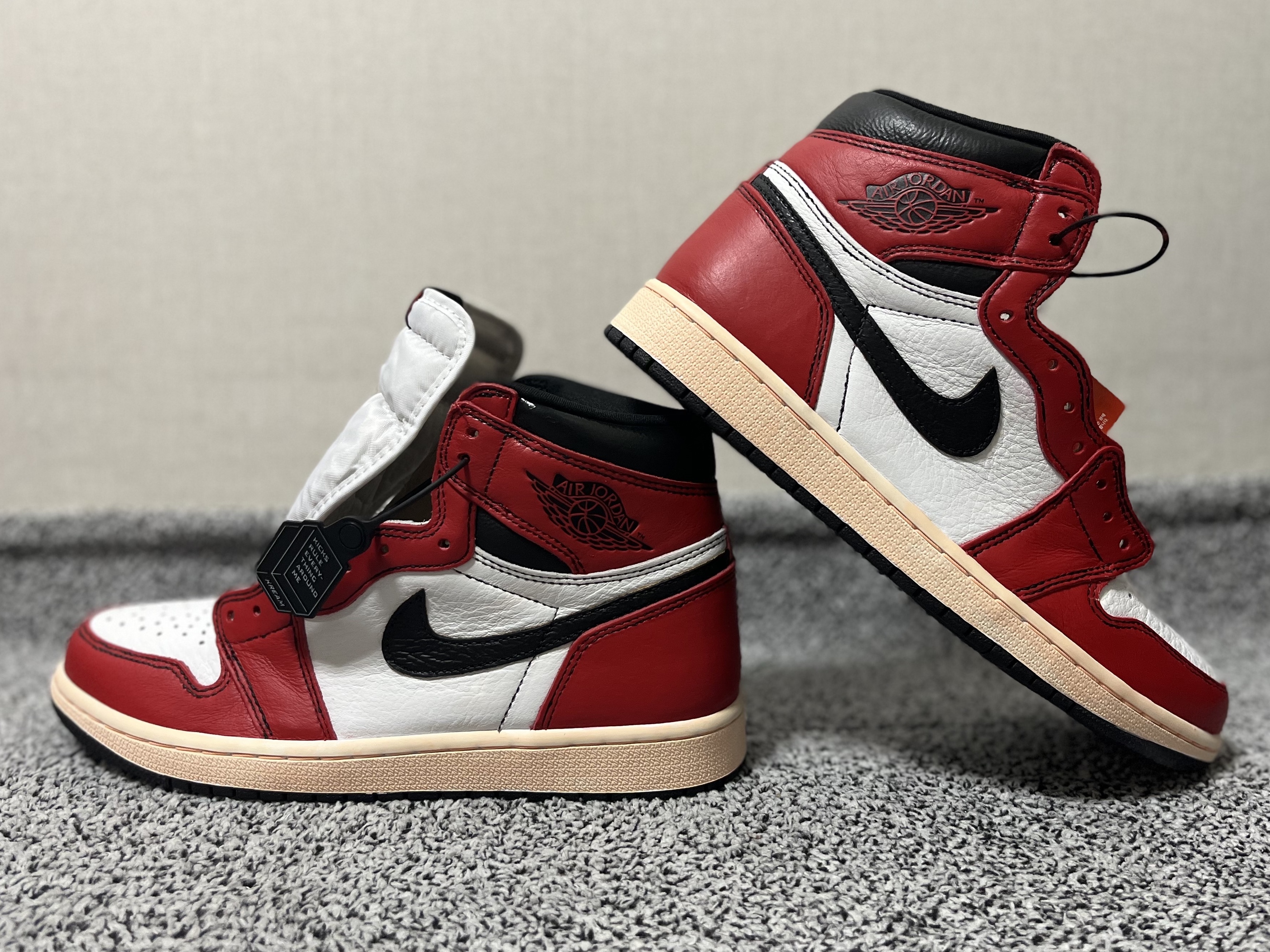 Jordan 1 Retro High OG Light Fusion Red 착용 스타일 - 1