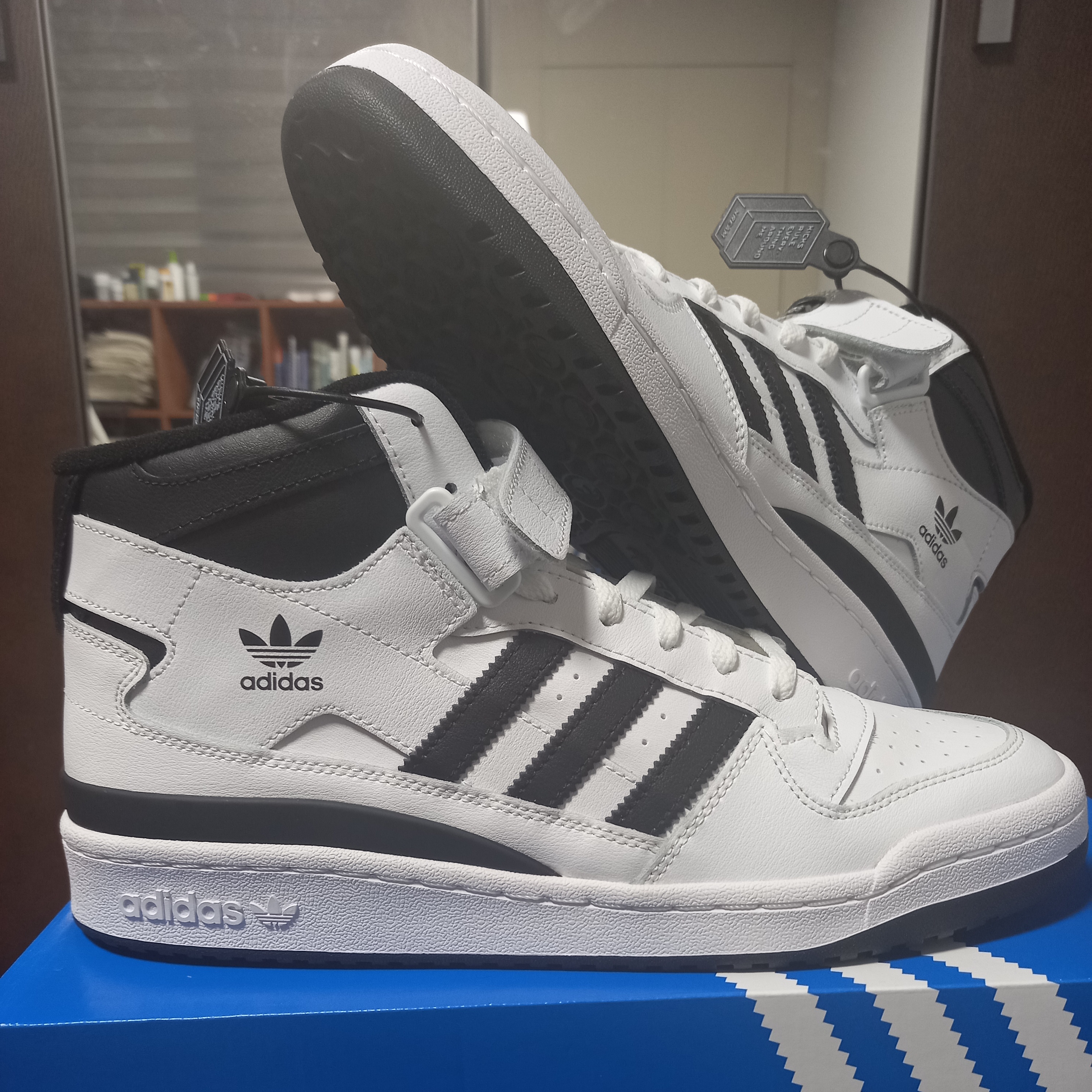 Adidas Forum Mid White Black 착용 스타일